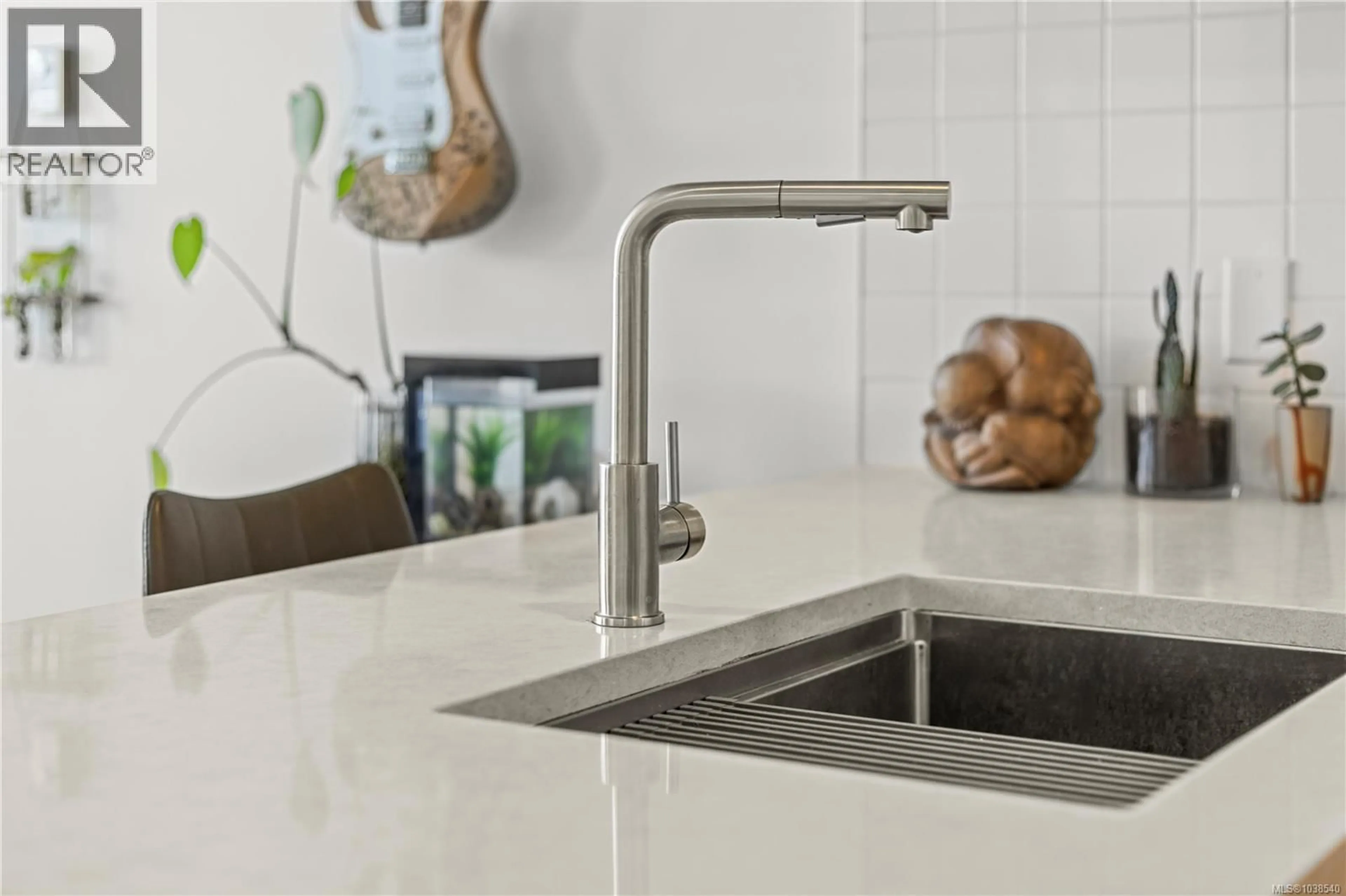Contemporary kitchen, unknown for 406 - 90 REGATTA LANDING, Victoria British Columbia V9A7R2