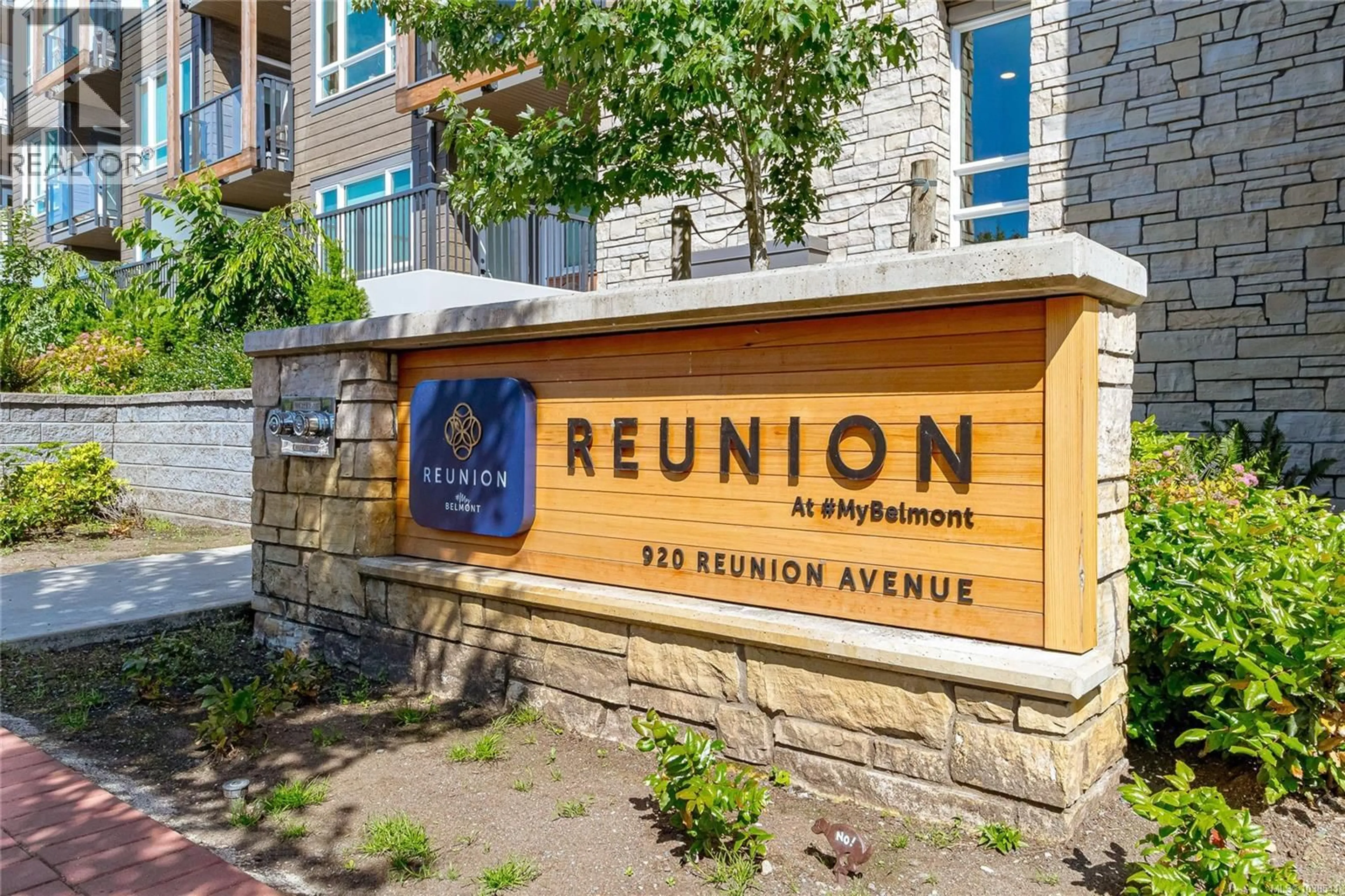 Indoor foyer for 440 - 920 REUNION AVENUE, Langford British Columbia V9B0W8