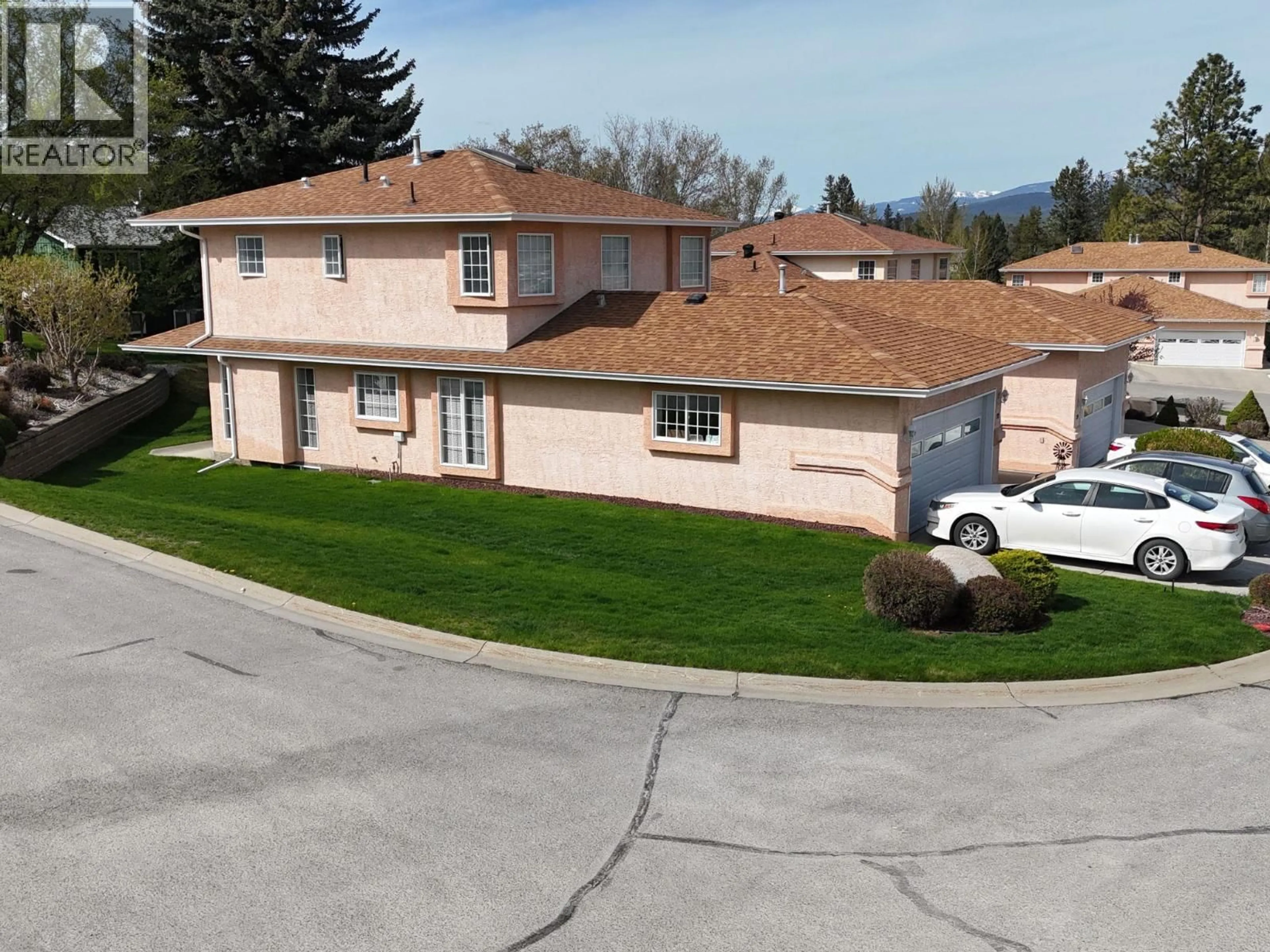A pic from outside/outdoor area/front of a property/back of a property/a pic from drone, unknown for 22 - 617 27TH AVENUE SOUTH, Cranbrook British Columbia V1C6L1
