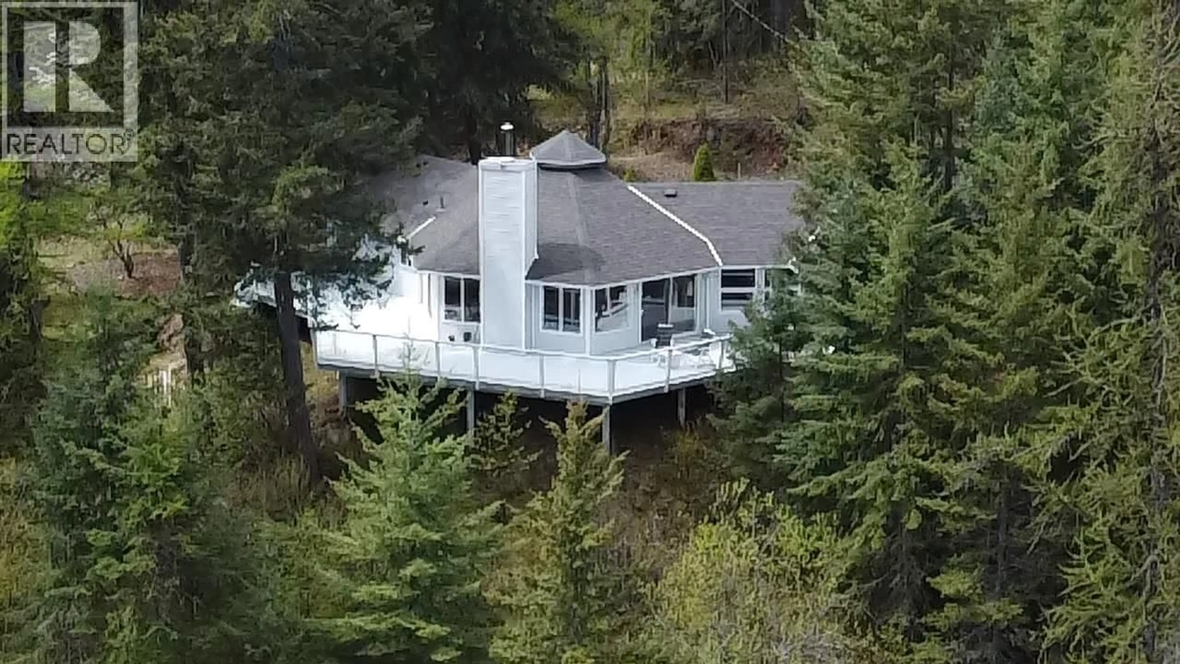 A pic from outside/outdoor area/front of a property/back of a property/a pic from drone, unknown for 5864 MORGAN DRIVE, Kaslo British Columbia V0G1M0