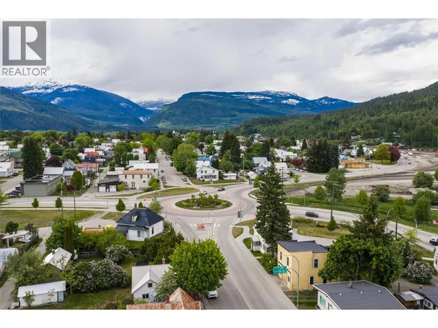 604 FOURTH STREET EAST, Revelstoke 2