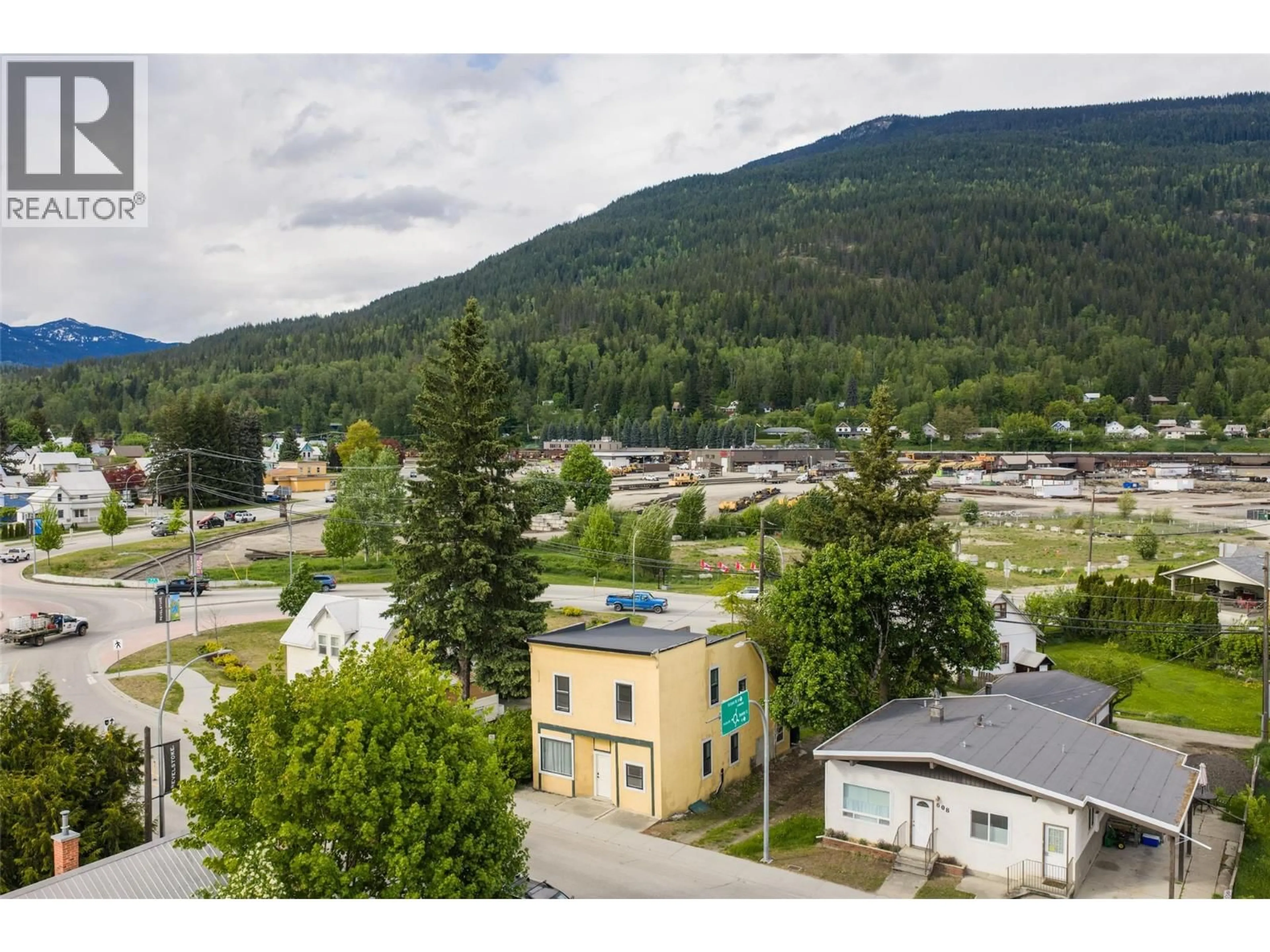 Unknown for 604 FOURTH STREET EAST, Revelstoke British Columbia V0E2S0