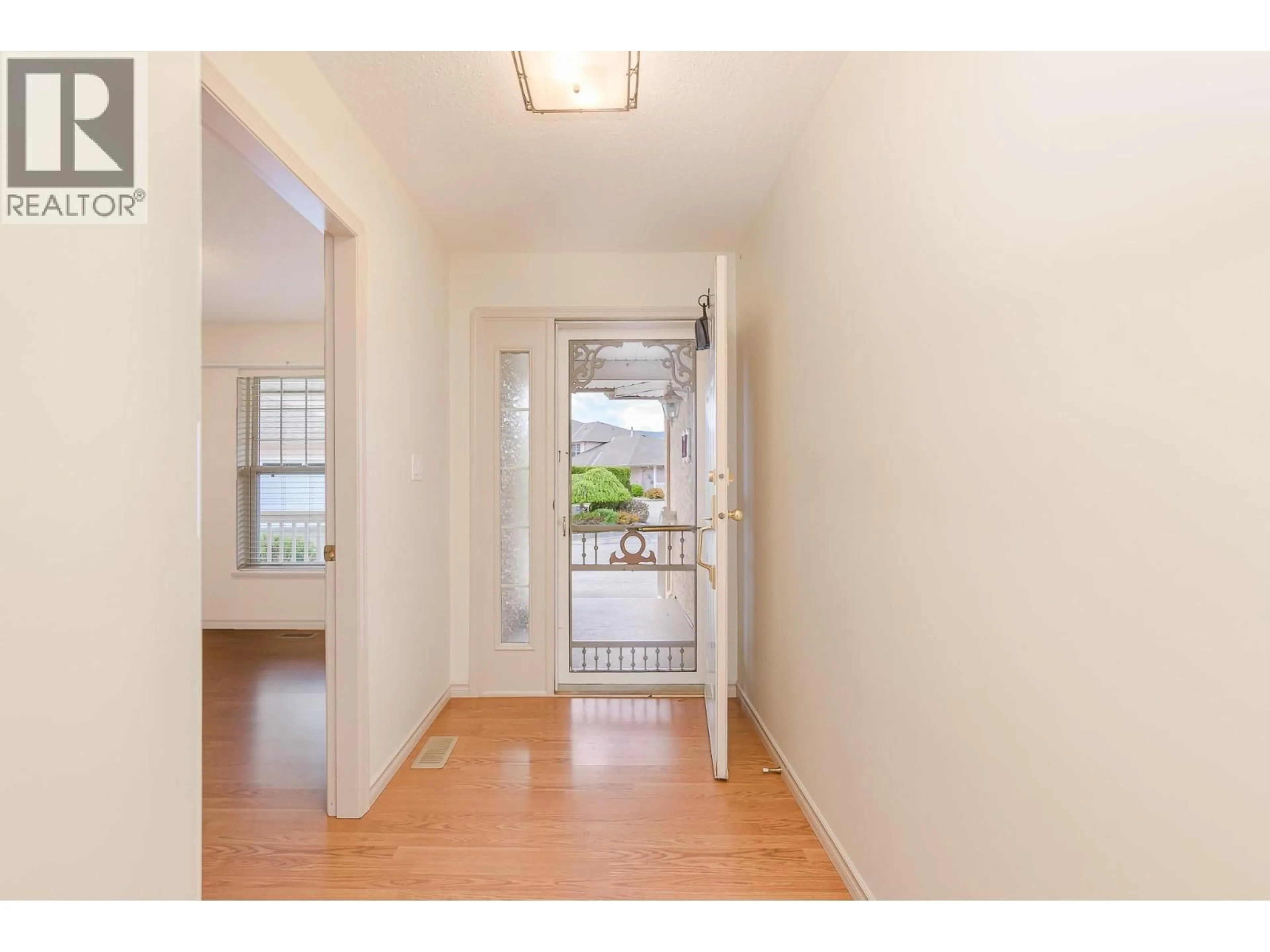 Indoor entryway for 17 - 303 REGENT AVENUE, Enderby British Columbia V0E1V2