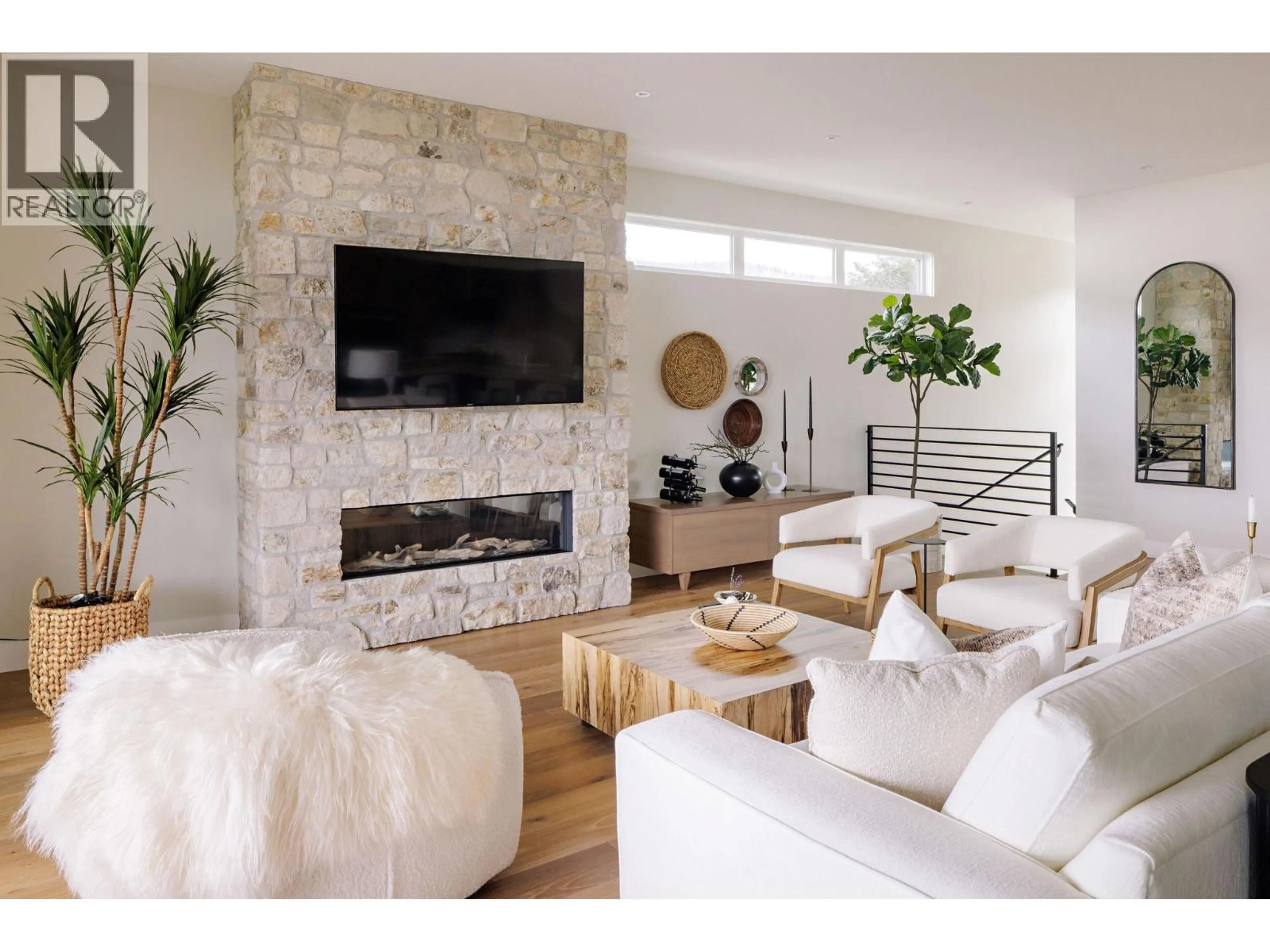 Living room with furniture, unknown for 140 OLIVER PLACE, Penticton British Columbia V2A0H1