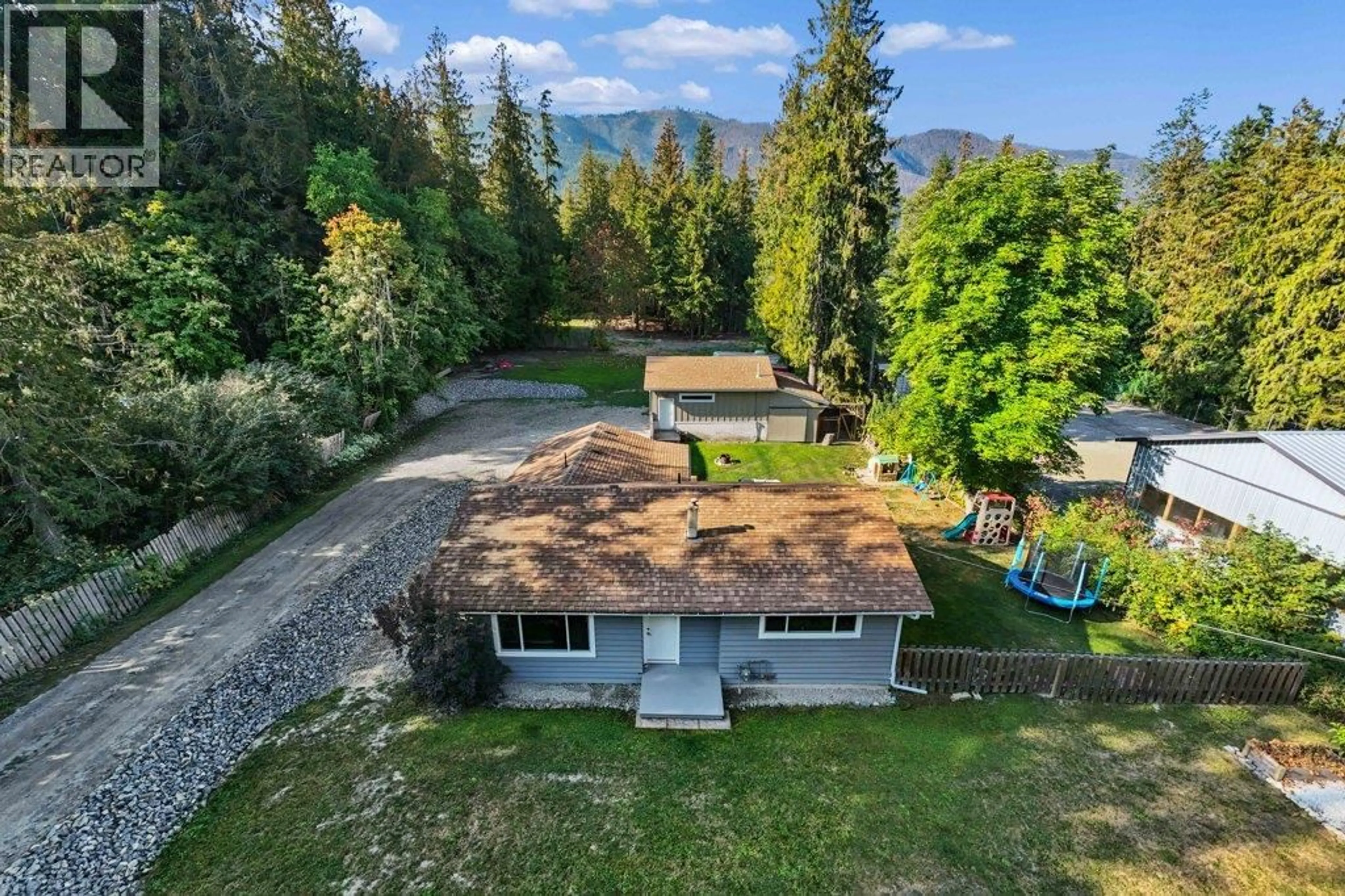 A pic from outside/outdoor area/front of a property/back of a property/a pic from drone, mountain view for 1294 NOTCH HILL ROAD, Sorrento British Columbia V0E2W0