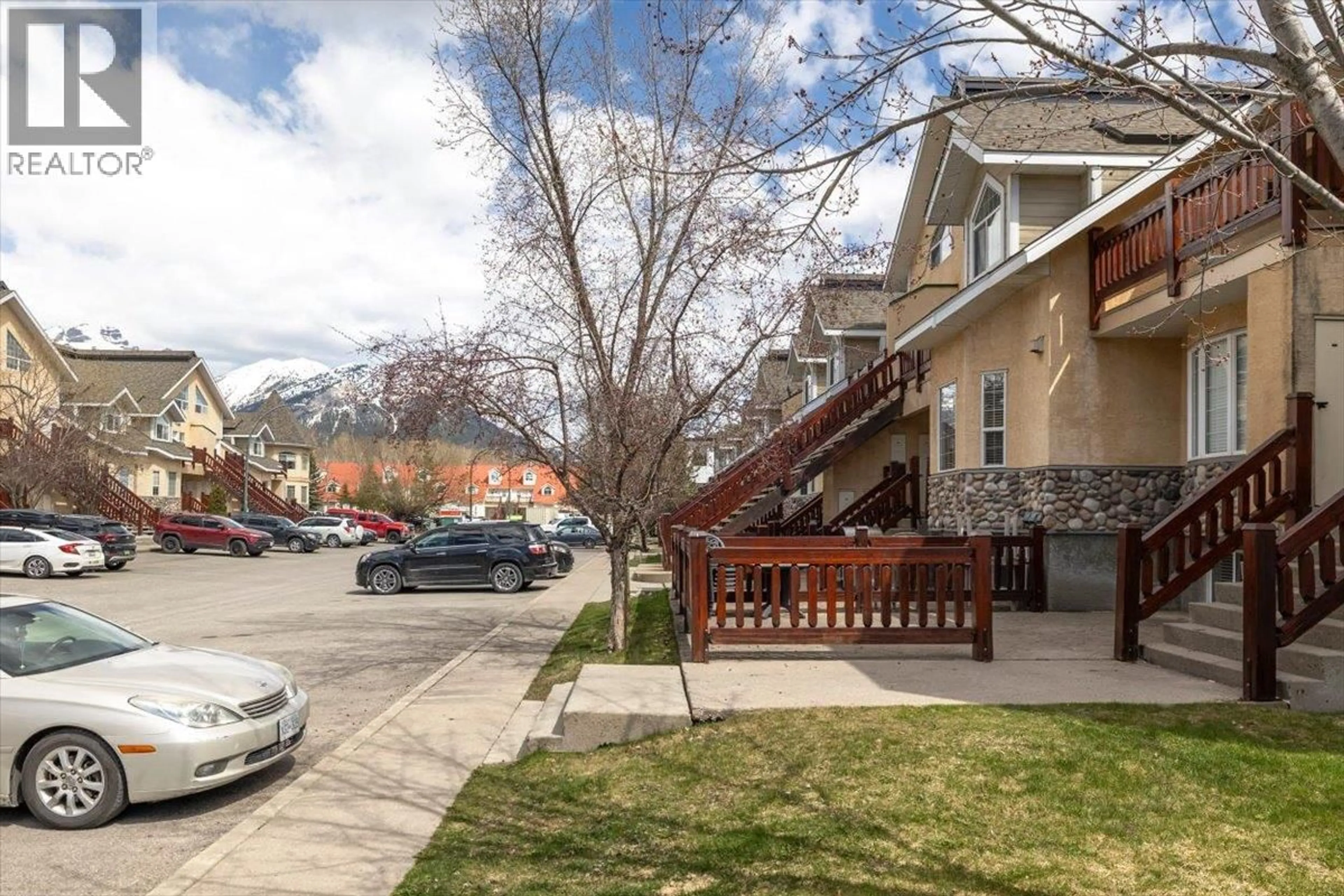 Patio, street for 1304 - 1300 RIVERSIDE WAY, Fernie British Columbia V0B1M7