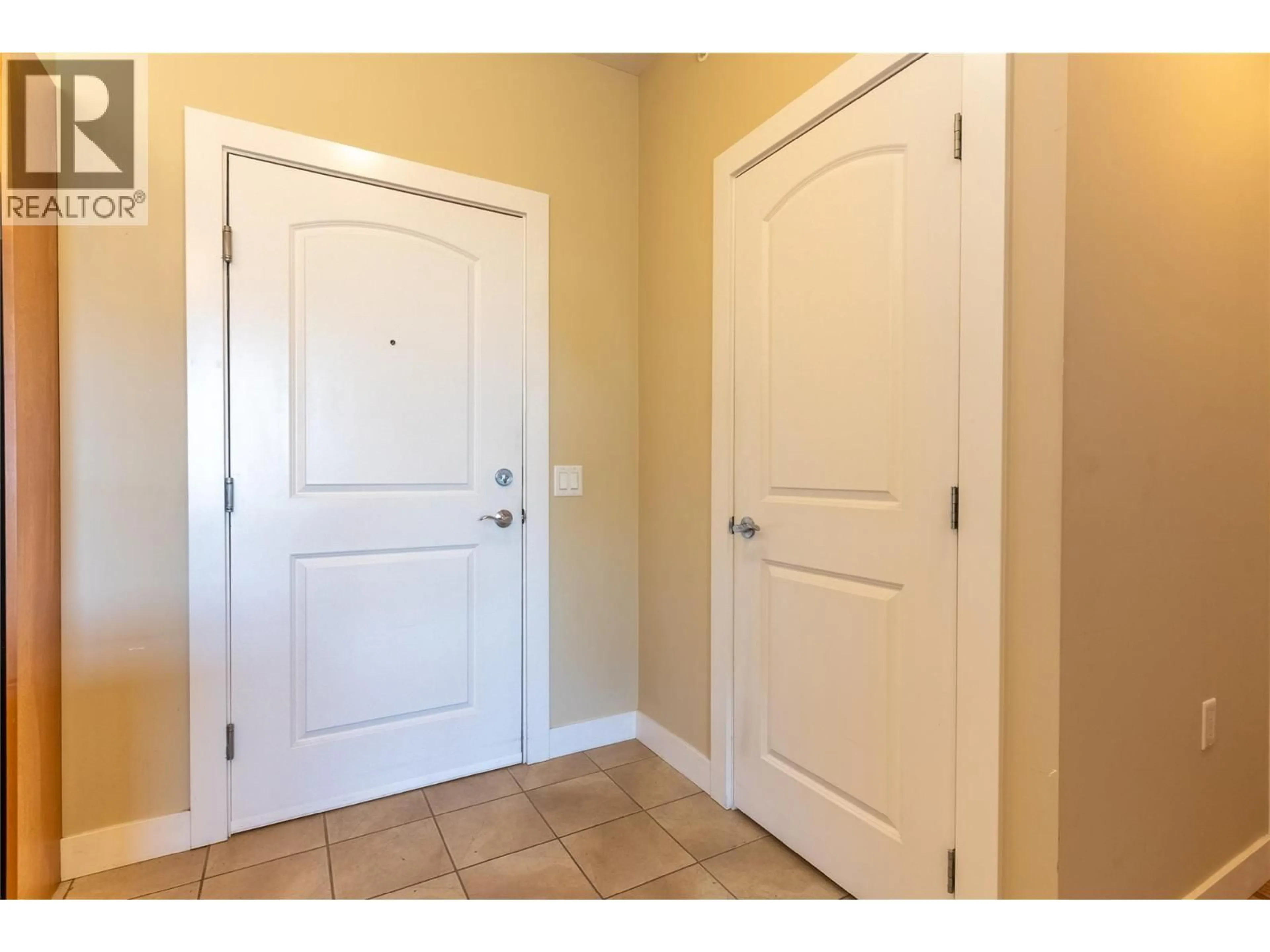 Indoor entryway for 421 - 755 MAYFAIR STREET, Kamloops British Columbia V2B5L7