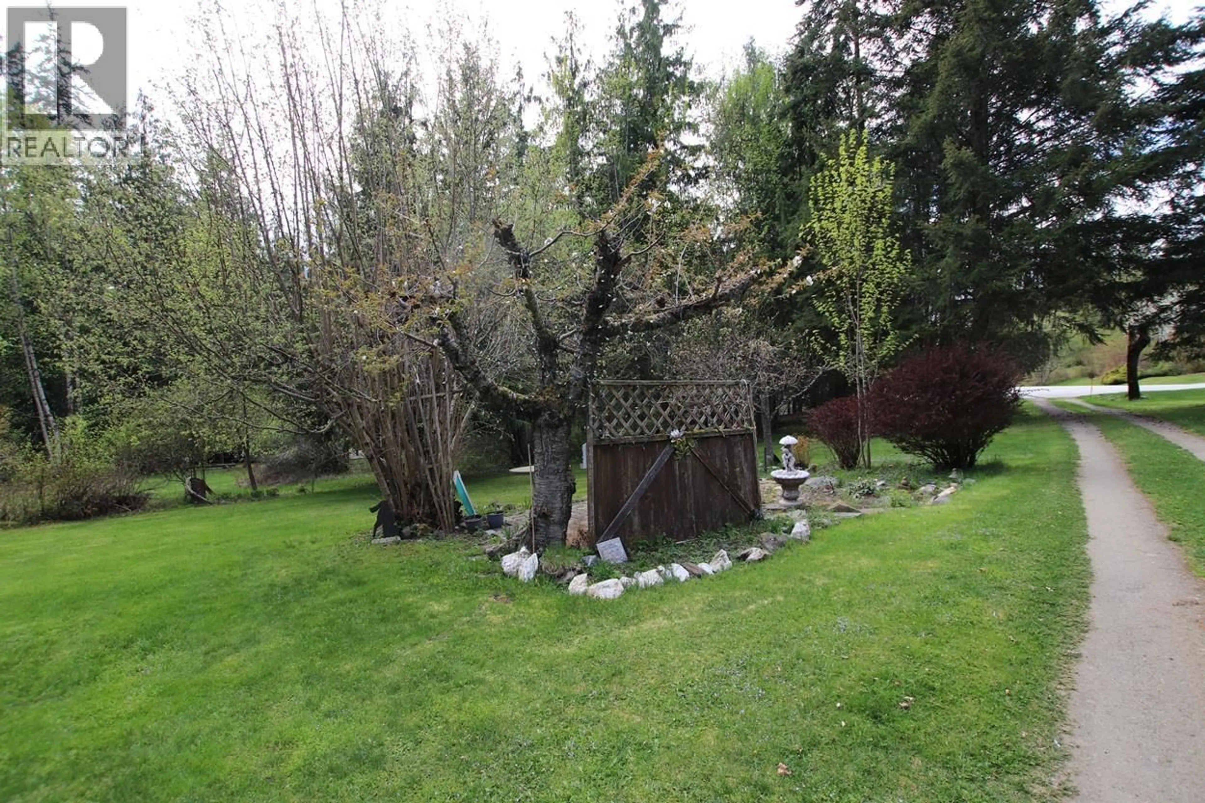 Patio, forest/trees view for 432 BAYLES ROAD, Nakusp British Columbia V0G1R1