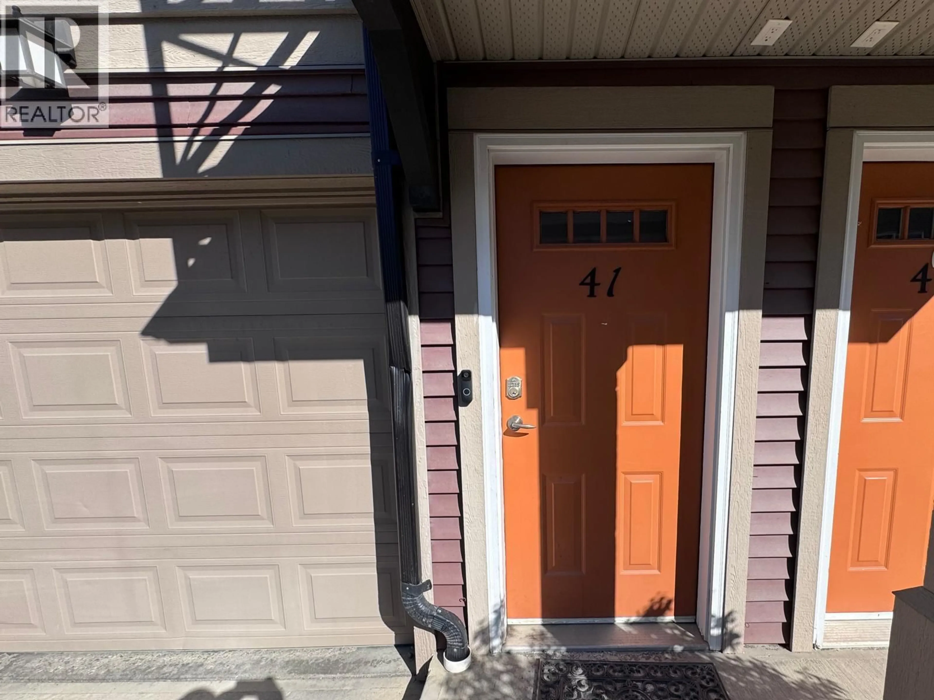 Indoor entryway for 41 - 1970 BRAEVIEW PLACE, Kamloops British Columbia V1S0A2