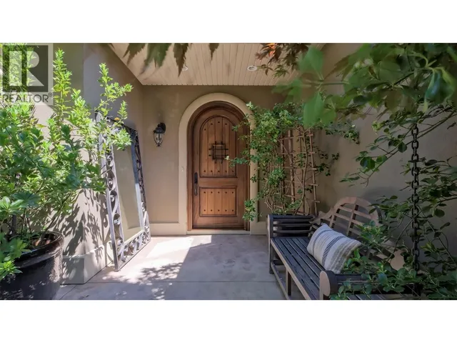 1749 CAPISTRANO DRIVE, Kelowna 3
