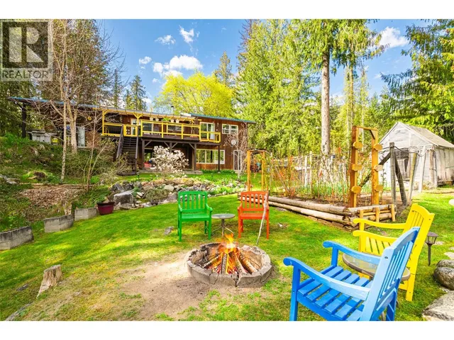 16324 BOWE ROAD, Crawford Bay 3