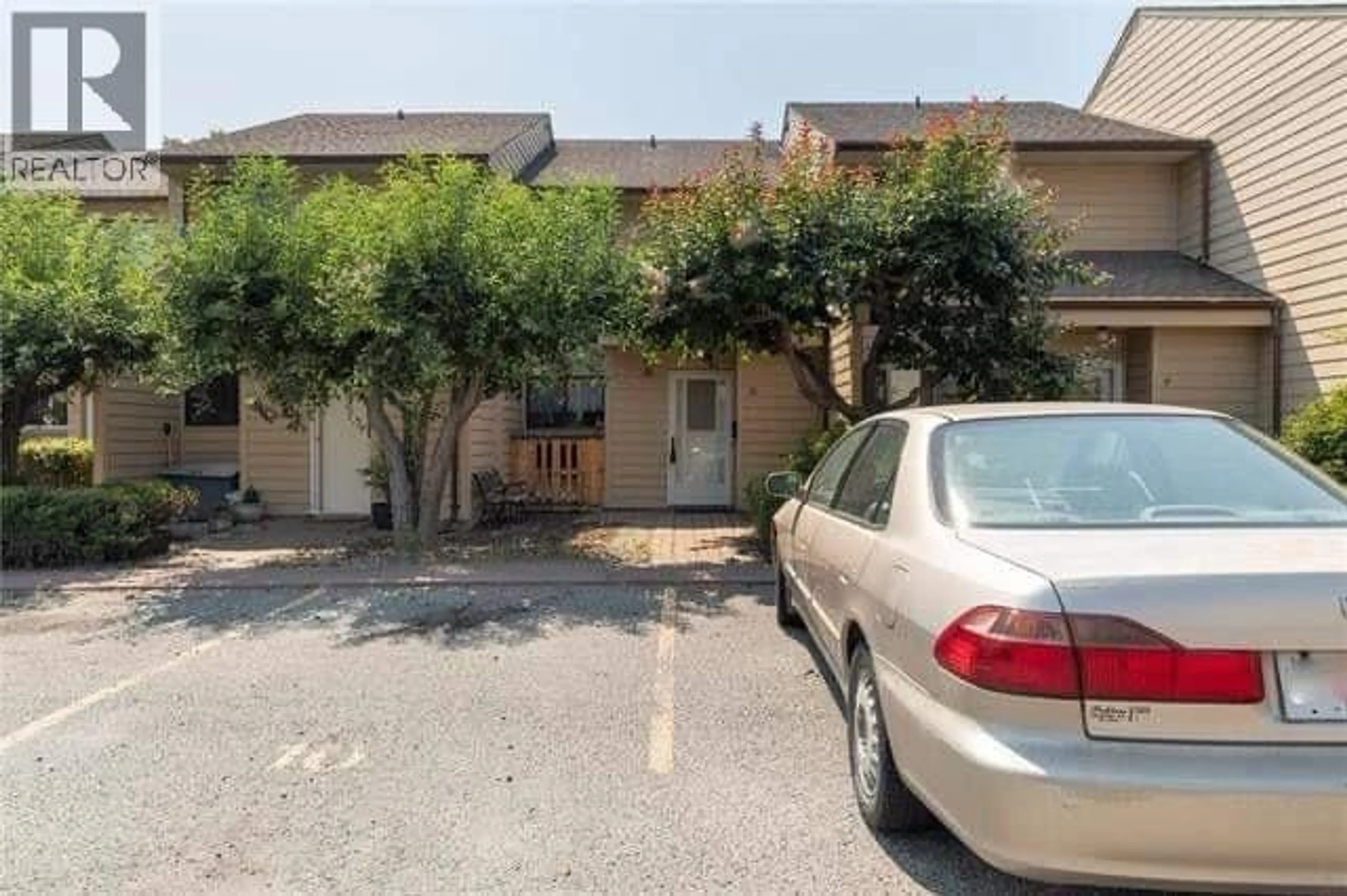 Parking for 10 - 5300 25TH AVENUE, Vernon British Columbia V1T6R4