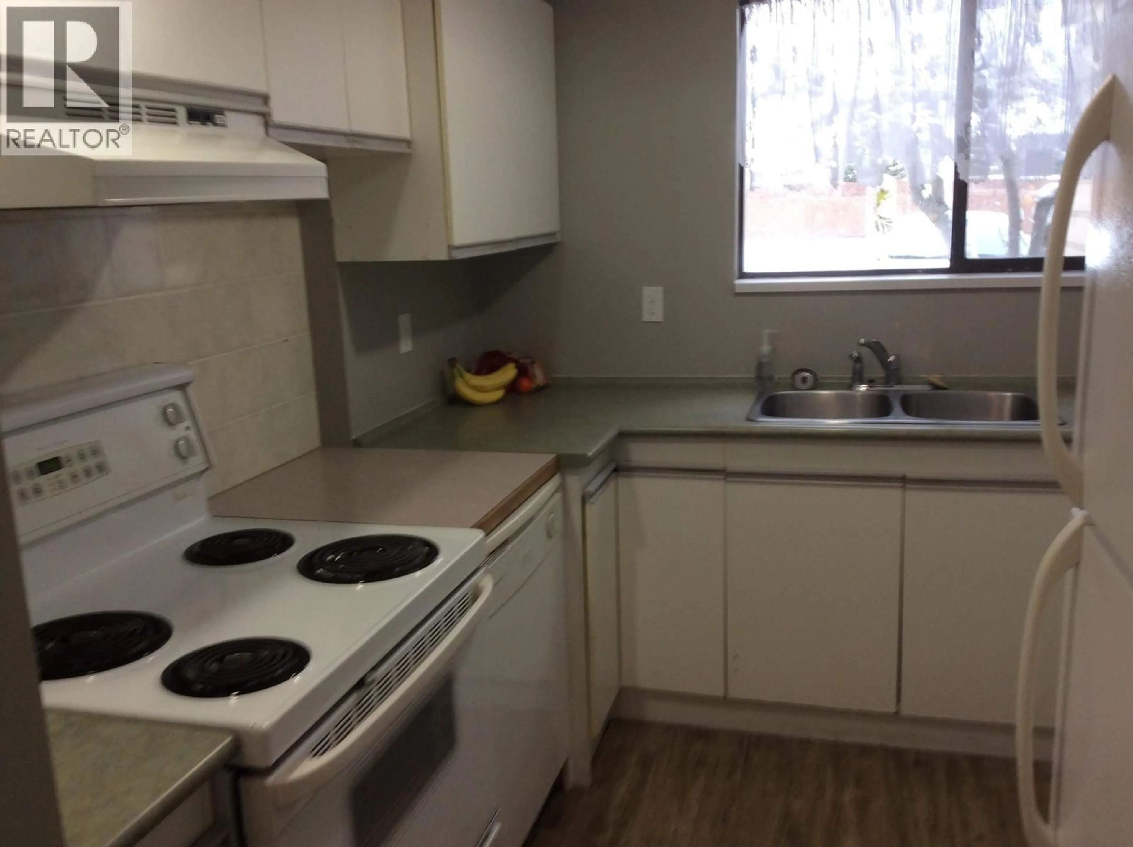 Standard kitchen, unknown for 10 - 5300 25TH AVENUE, Vernon British Columbia V1T6R4