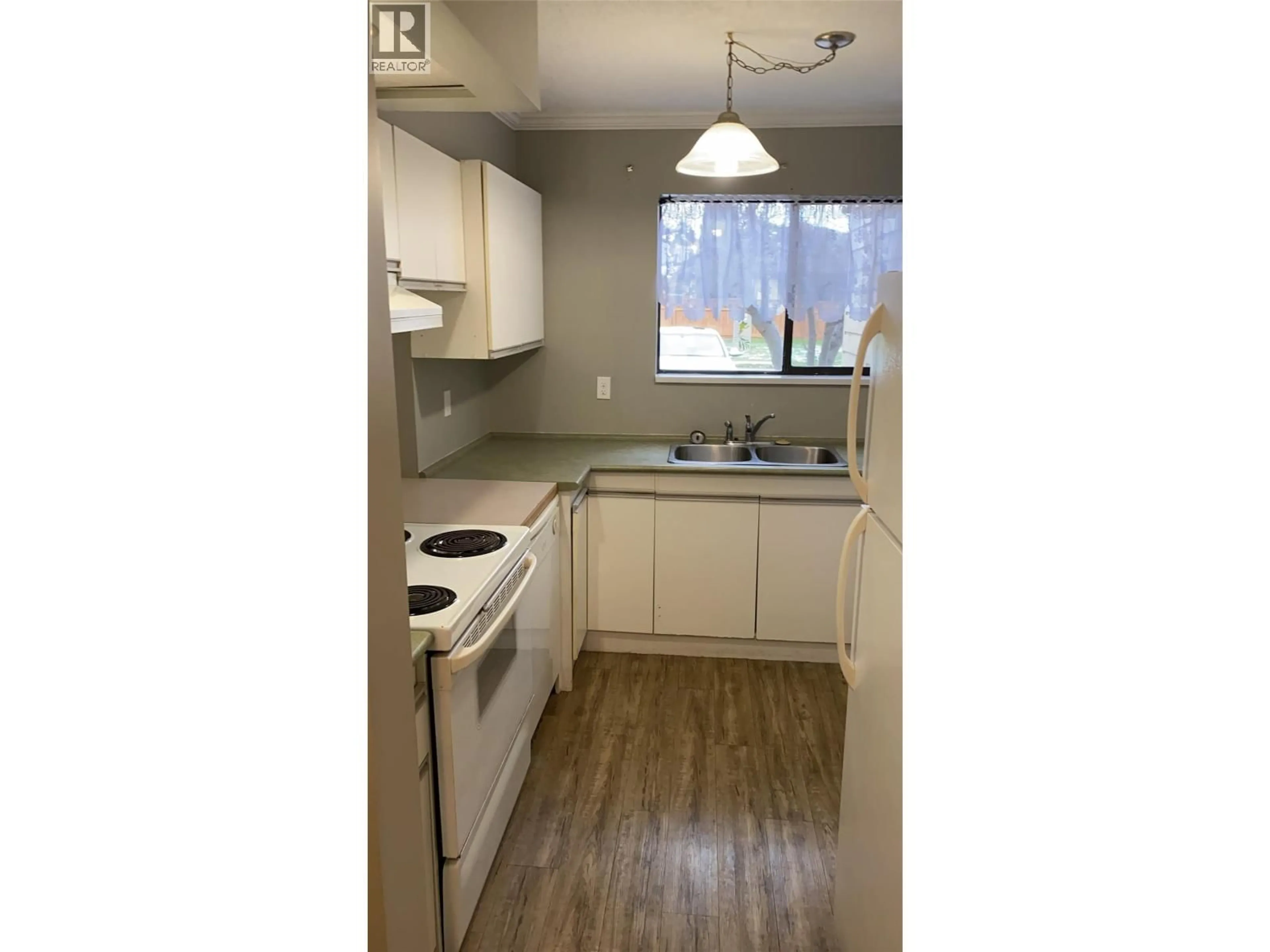 Standard kitchen, wood/laminate floor for 10 - 5300 25TH AVENUE, Vernon British Columbia V1T6R4