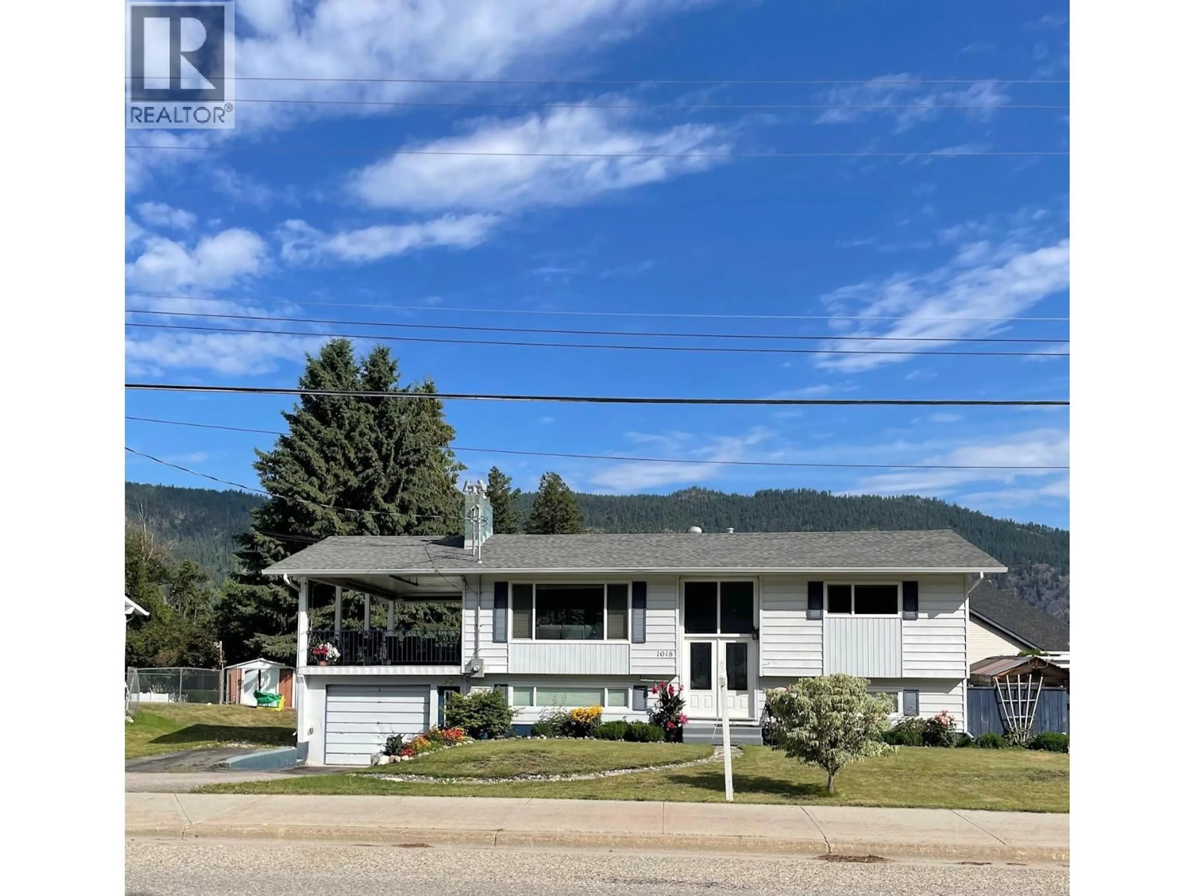Home with vinyl exterior material, unknown for 1018 SECOND AVENUE, Chase British Columbia V0E1M0