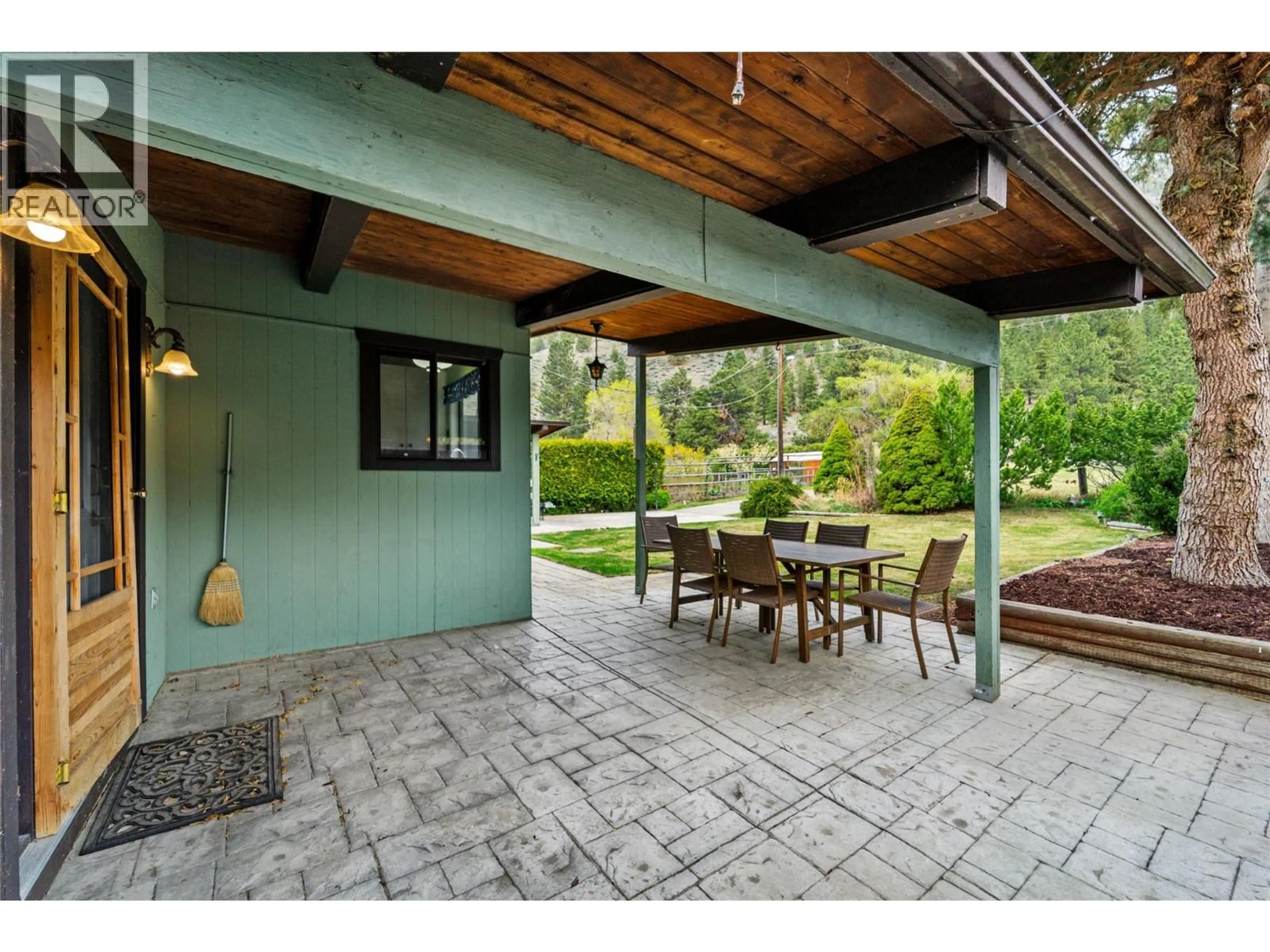 Patio, street for 5520 HARMON ESTATES ROAD, Merritt British Columbia V1K0A1