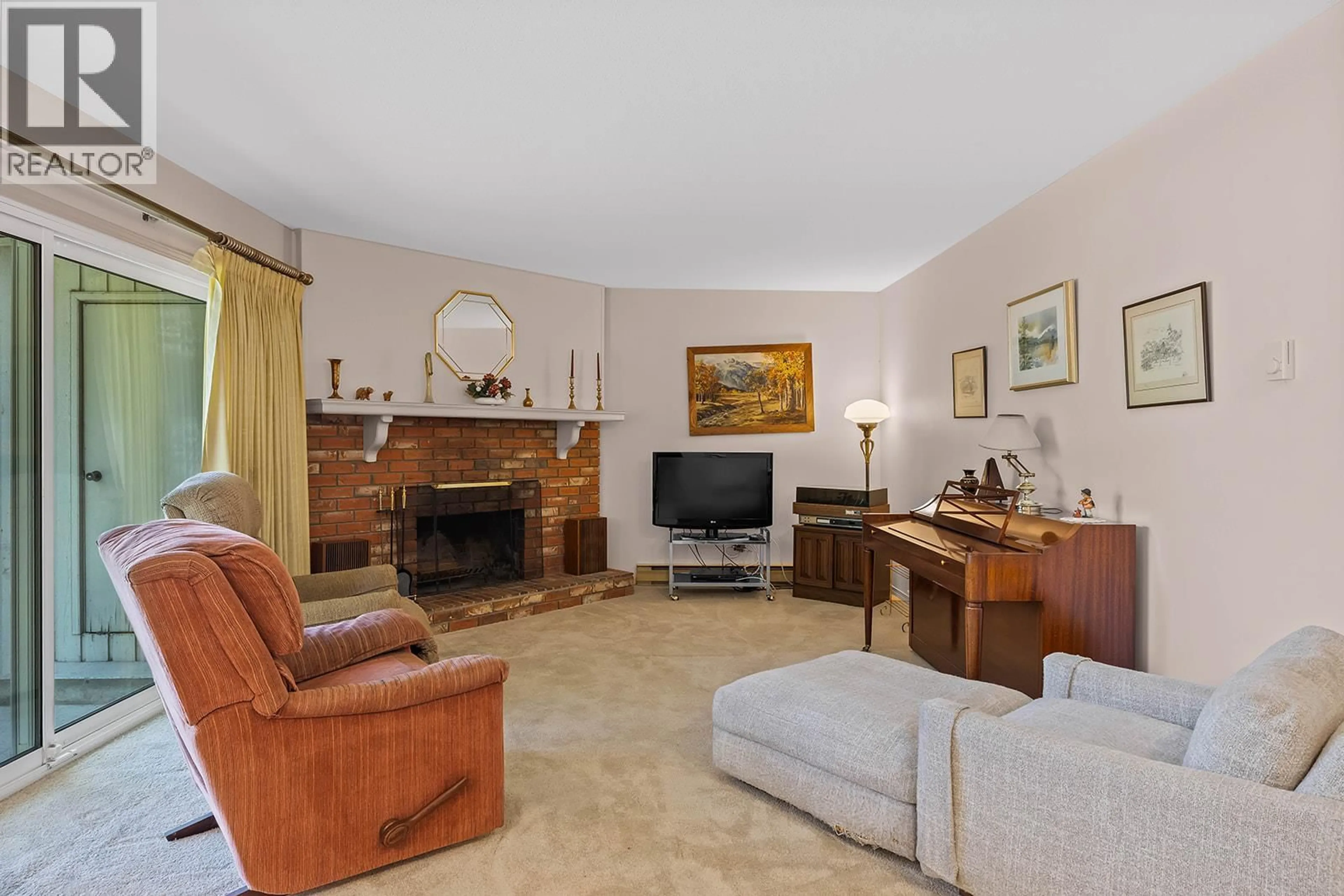 Living room with furniture, unknown for 5 - 340 MILLS ROAD, Kelowna British Columbia V1X4G8
