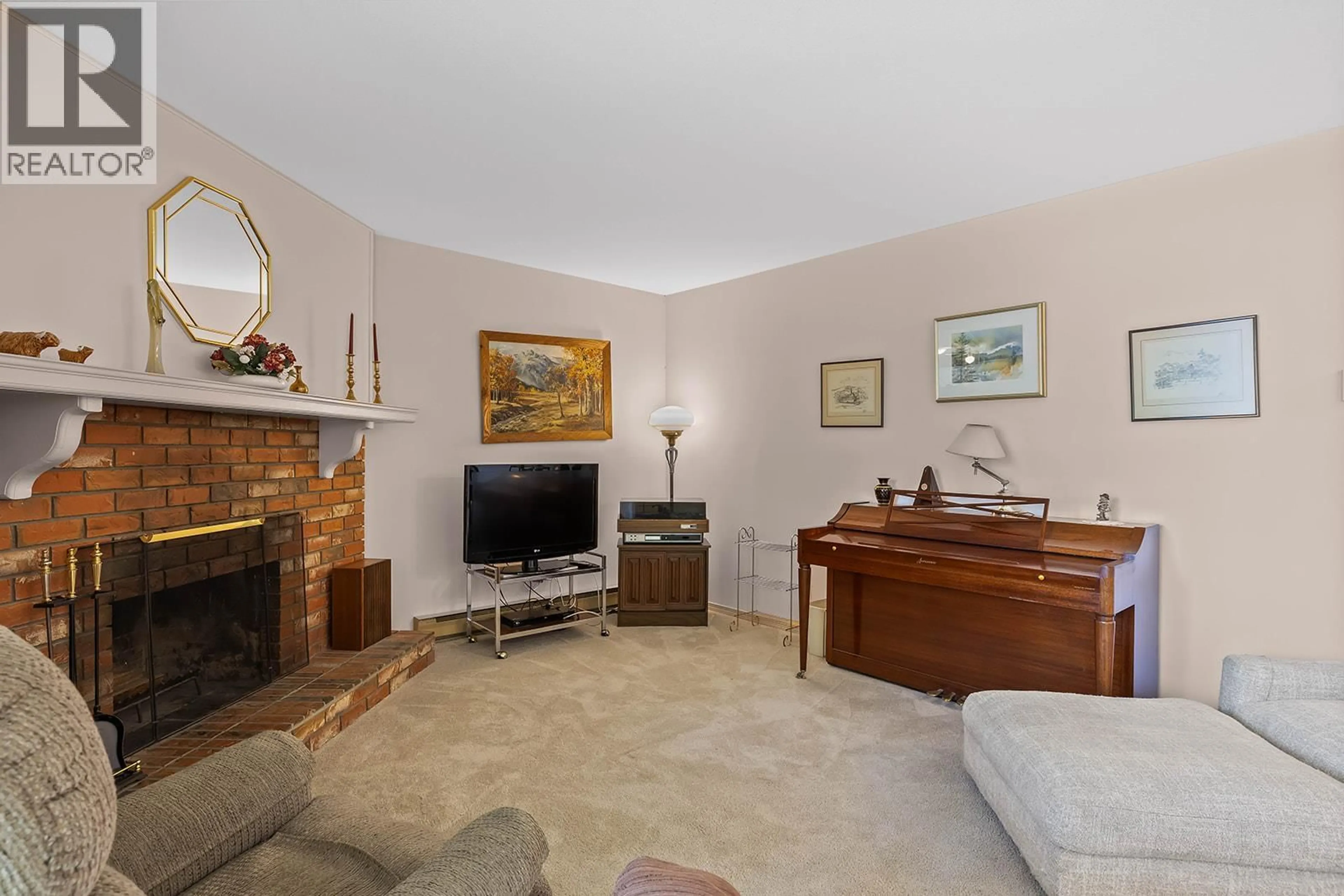 Living room with furniture, unknown for 5 - 340 MILLS ROAD, Kelowna British Columbia V1X4G8