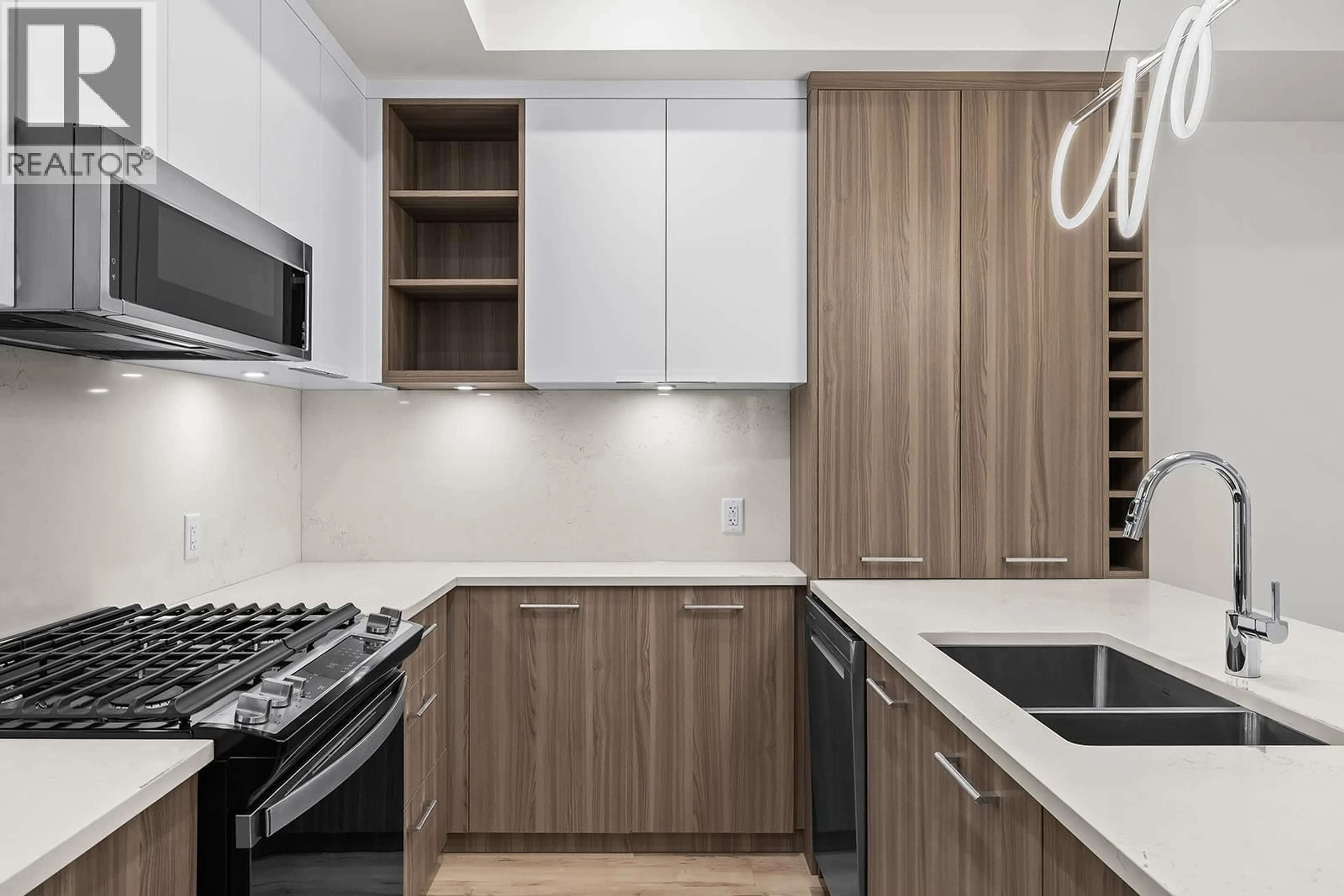 Contemporary kitchen, unknown for 222 - 630 BOYNTON PLACE, Kelowna British Columbia V1V3B8