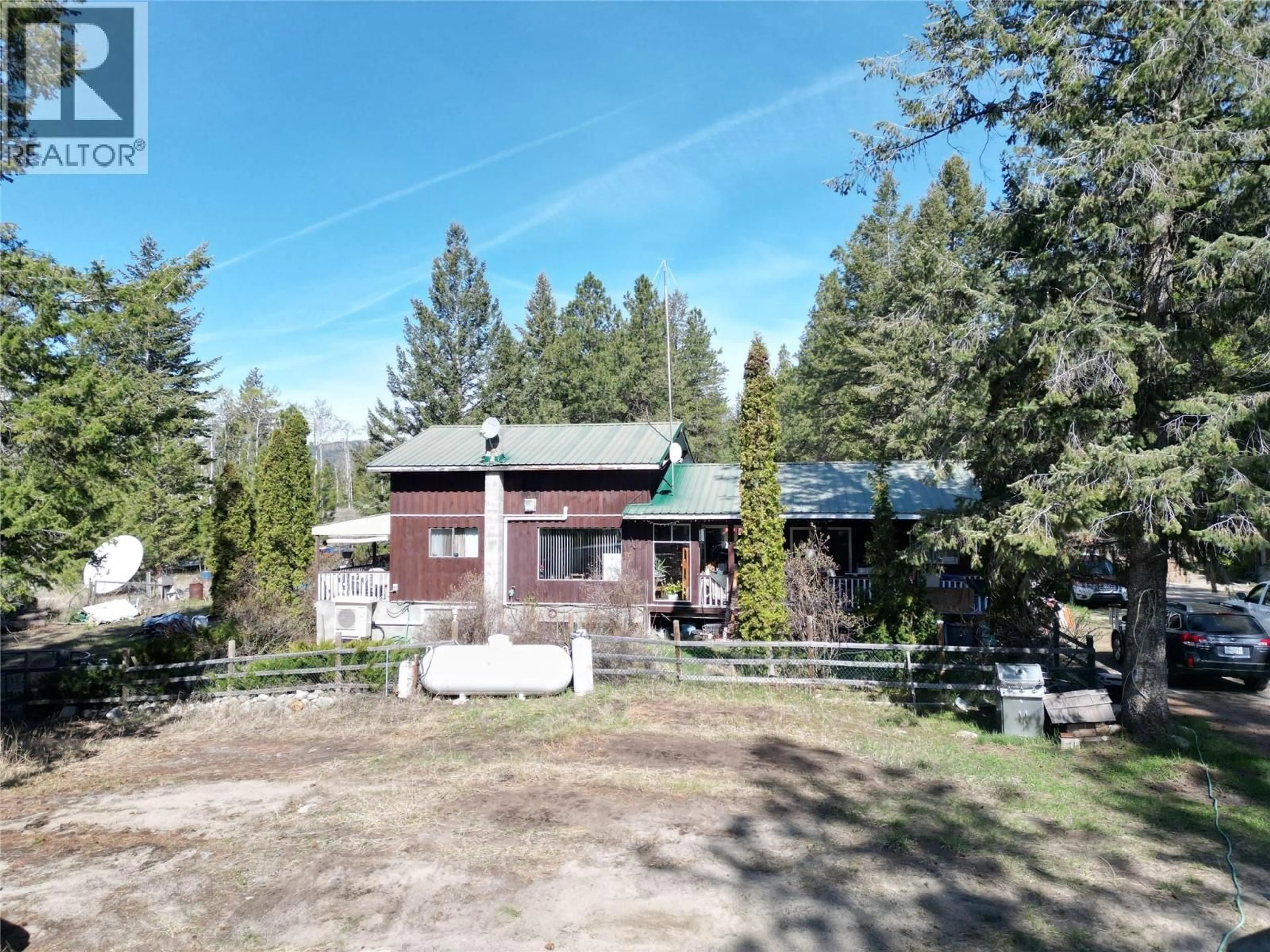 A pic from outside/outdoor area/front of a property/back of a property/a pic from drone, forest/trees view for 6725 SIDLEY MOUNTAIN ROAD, Bridesville British Columbia V0H1B0