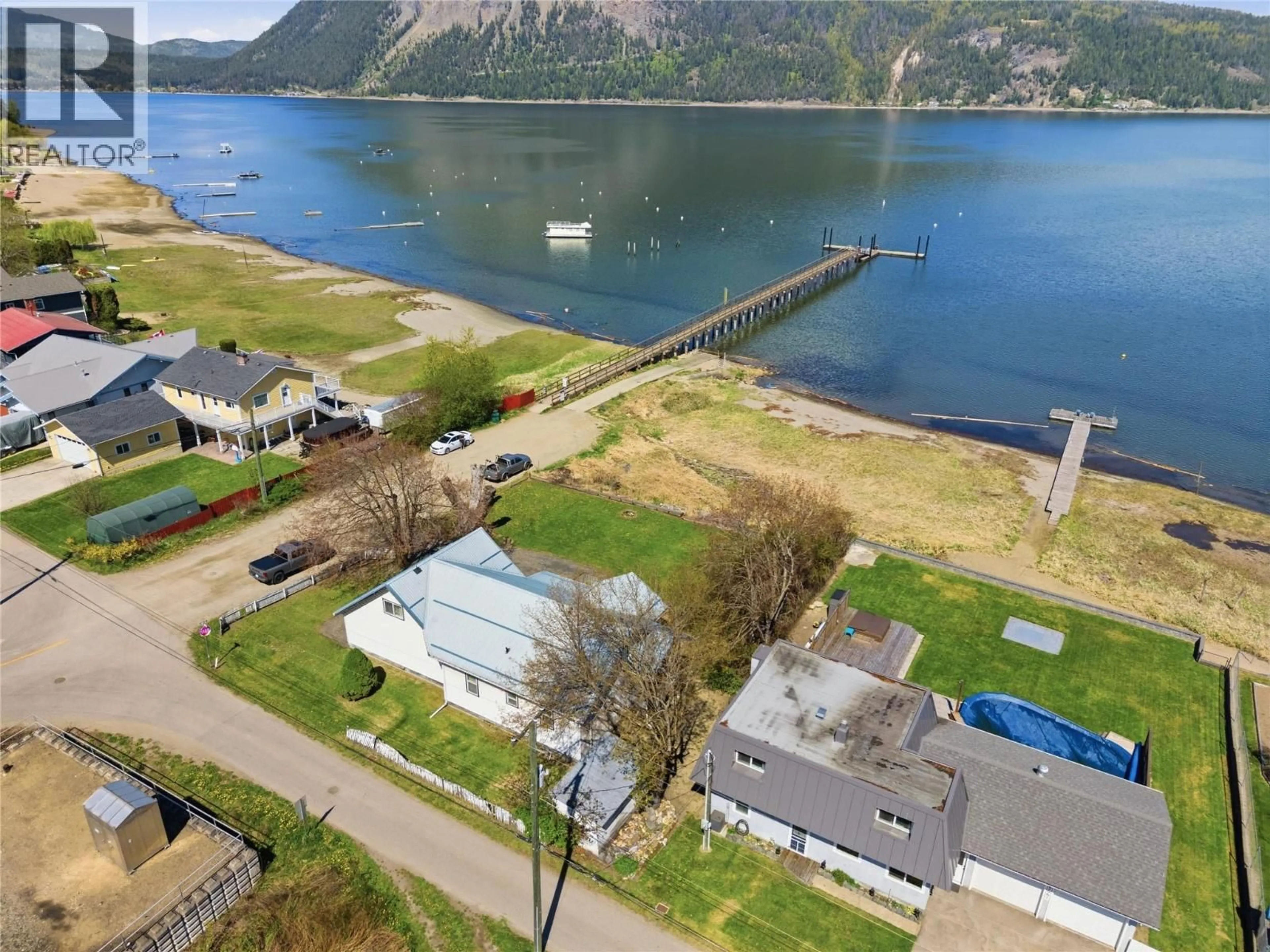 A pic from outside/outdoor area/front of a property/back of a property/a pic from drone, water/lake/river/ocean view for 5041 75 AVENUE NORTHEAST, Salmon Arm British Columbia V0E1K0