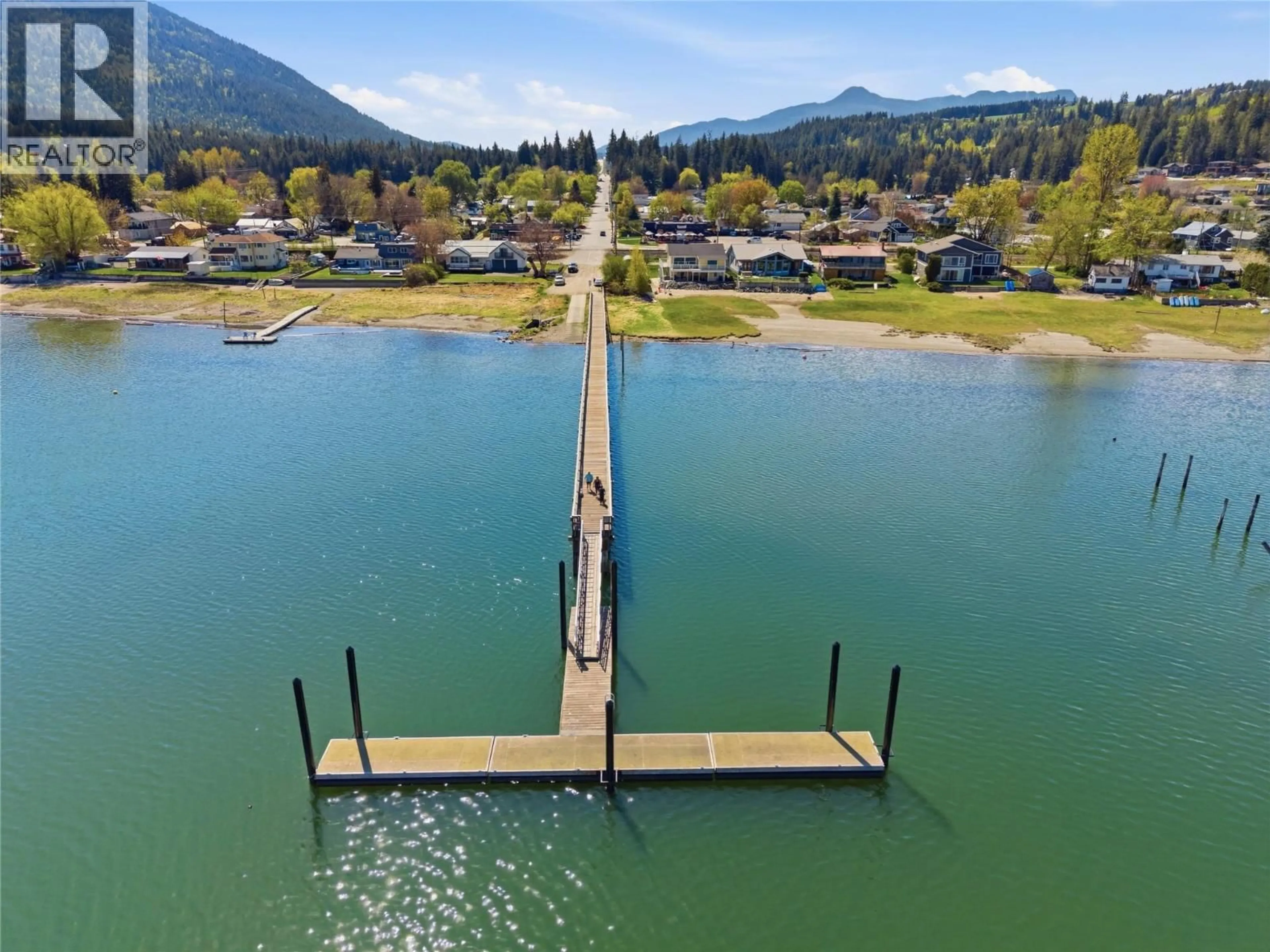 A pic from outside/outdoor area/front of a property/back of a property/a pic from drone, water/lake/river/ocean view for 5041 75 AVENUE NORTHEAST, Salmon Arm British Columbia V0E1K0