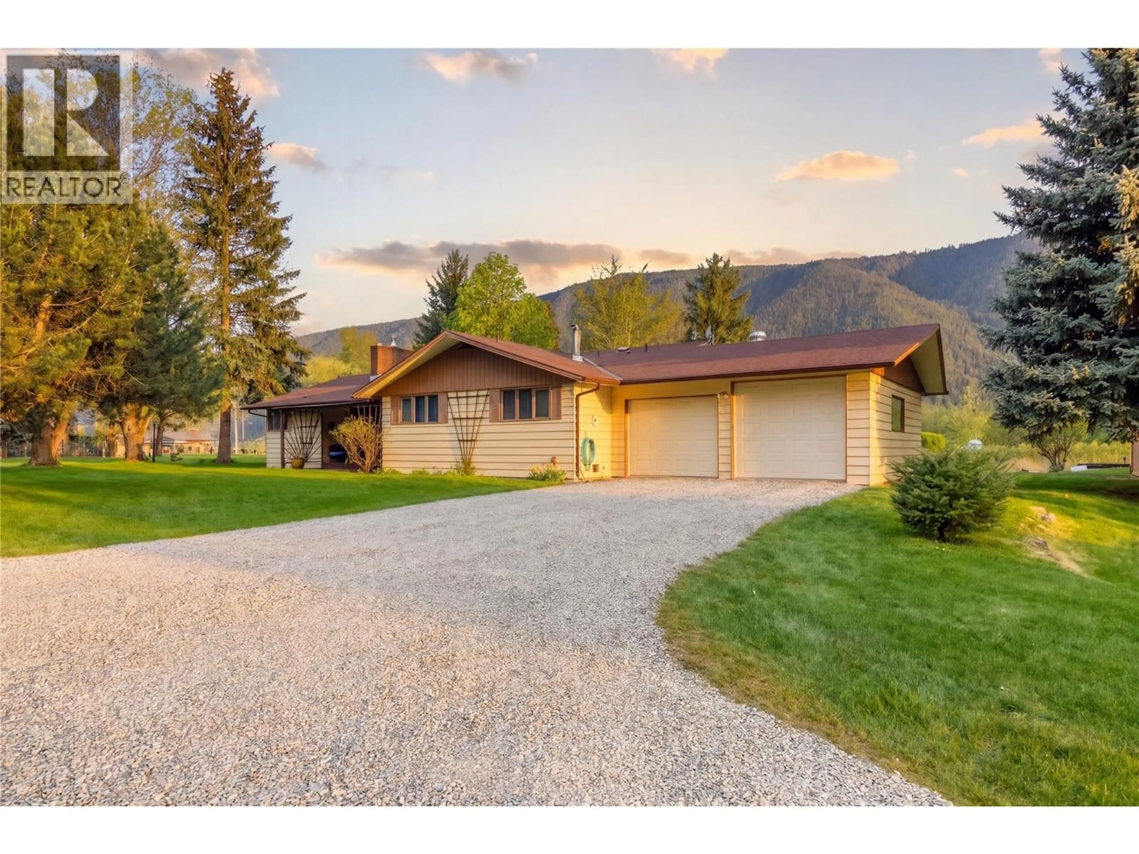 A pic from outside/outdoor area/front of a property/back of a property/a pic from drone, mountain view for 8753 VETERAN ROAD, Kamloops British Columbia V0E1Z2