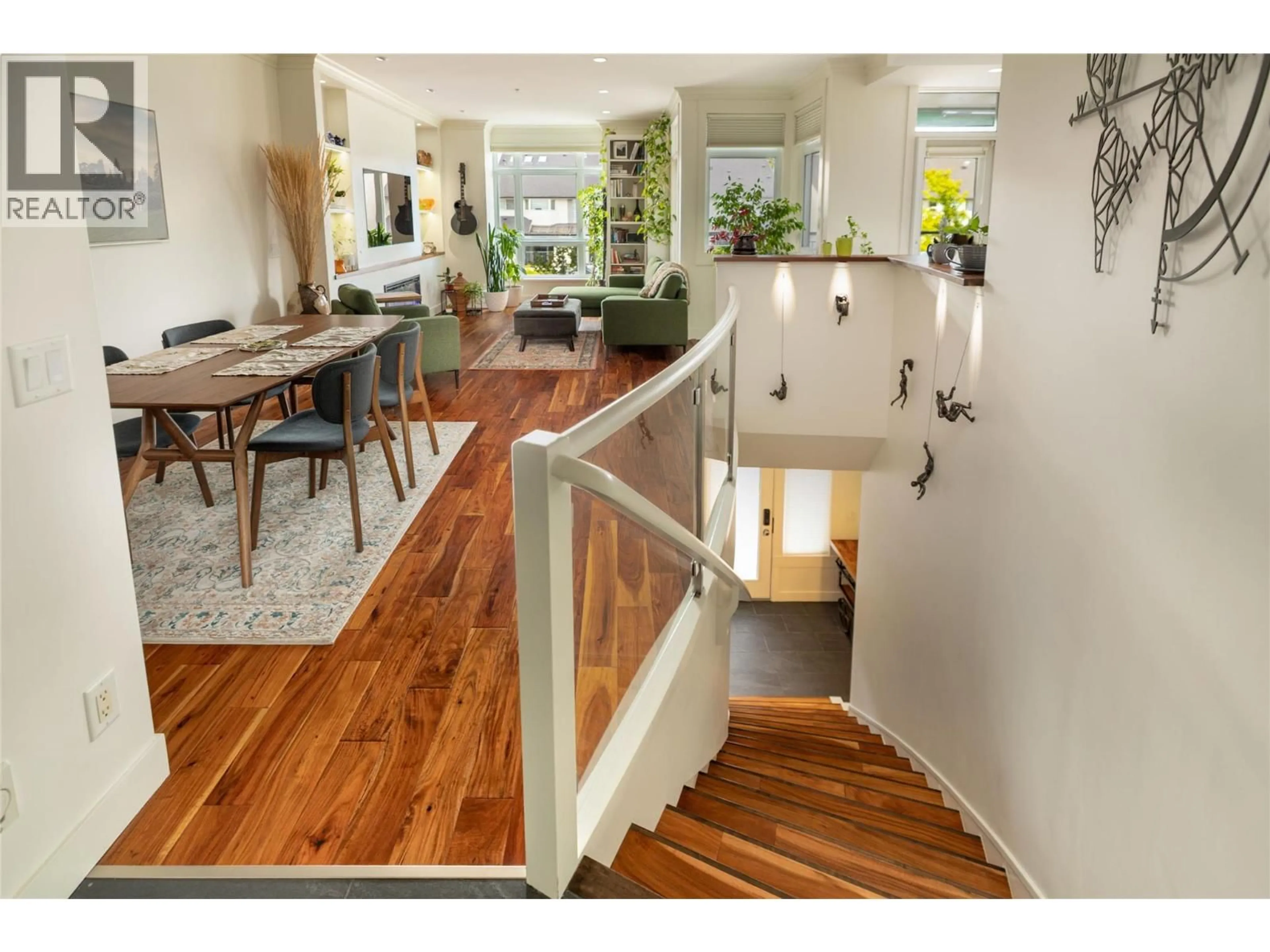 Indoor entryway for 116 - 2901 ABBOTT STREET, Kelowna British Columbia V1Y1G7