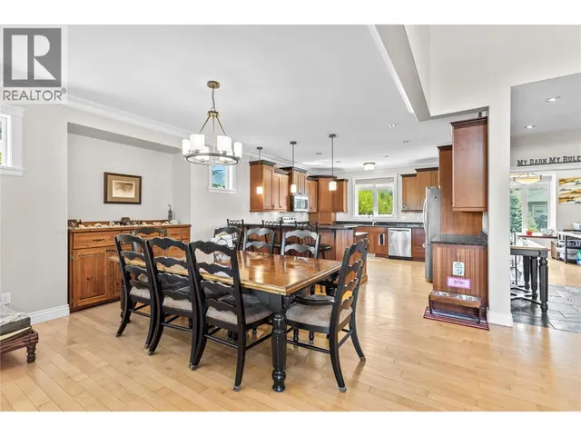 252 ORIOLE WAY, Barriere 3