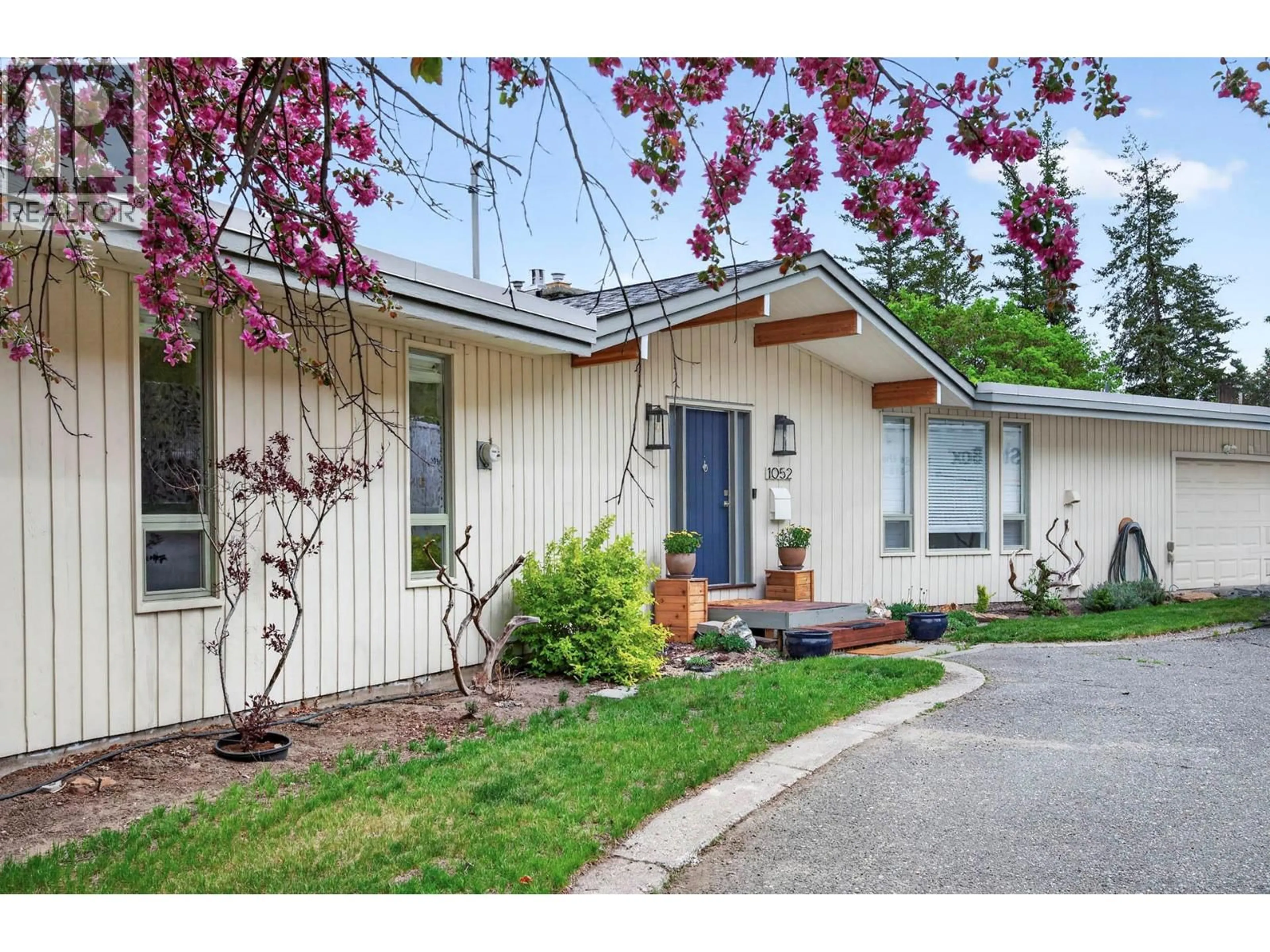 Home with vinyl exterior material, street for 1052 TODD ROAD, Kamloops British Columbia V2C5B2