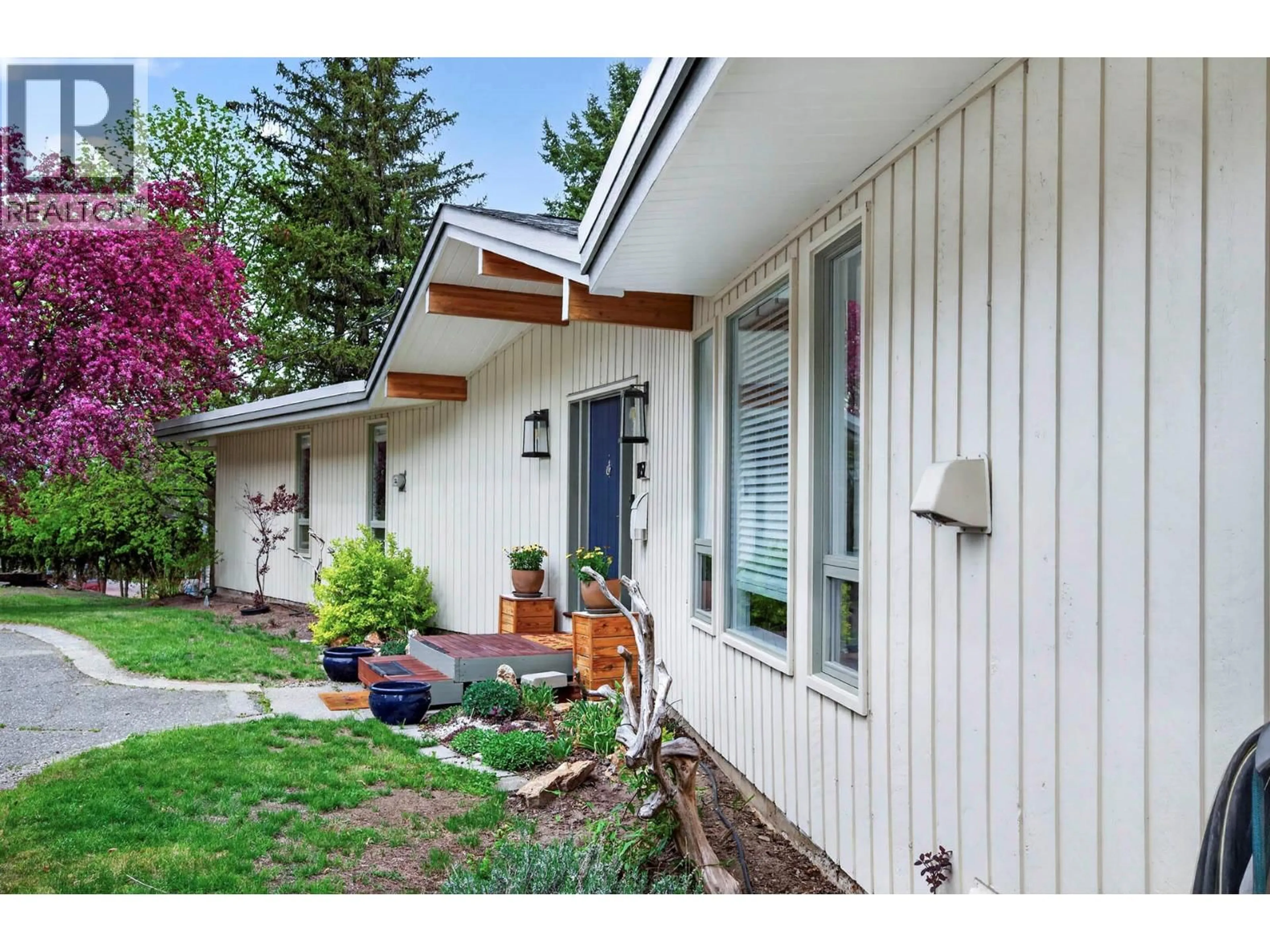 Home with vinyl exterior material, street for 1052 TODD ROAD, Kamloops British Columbia V2C5B2