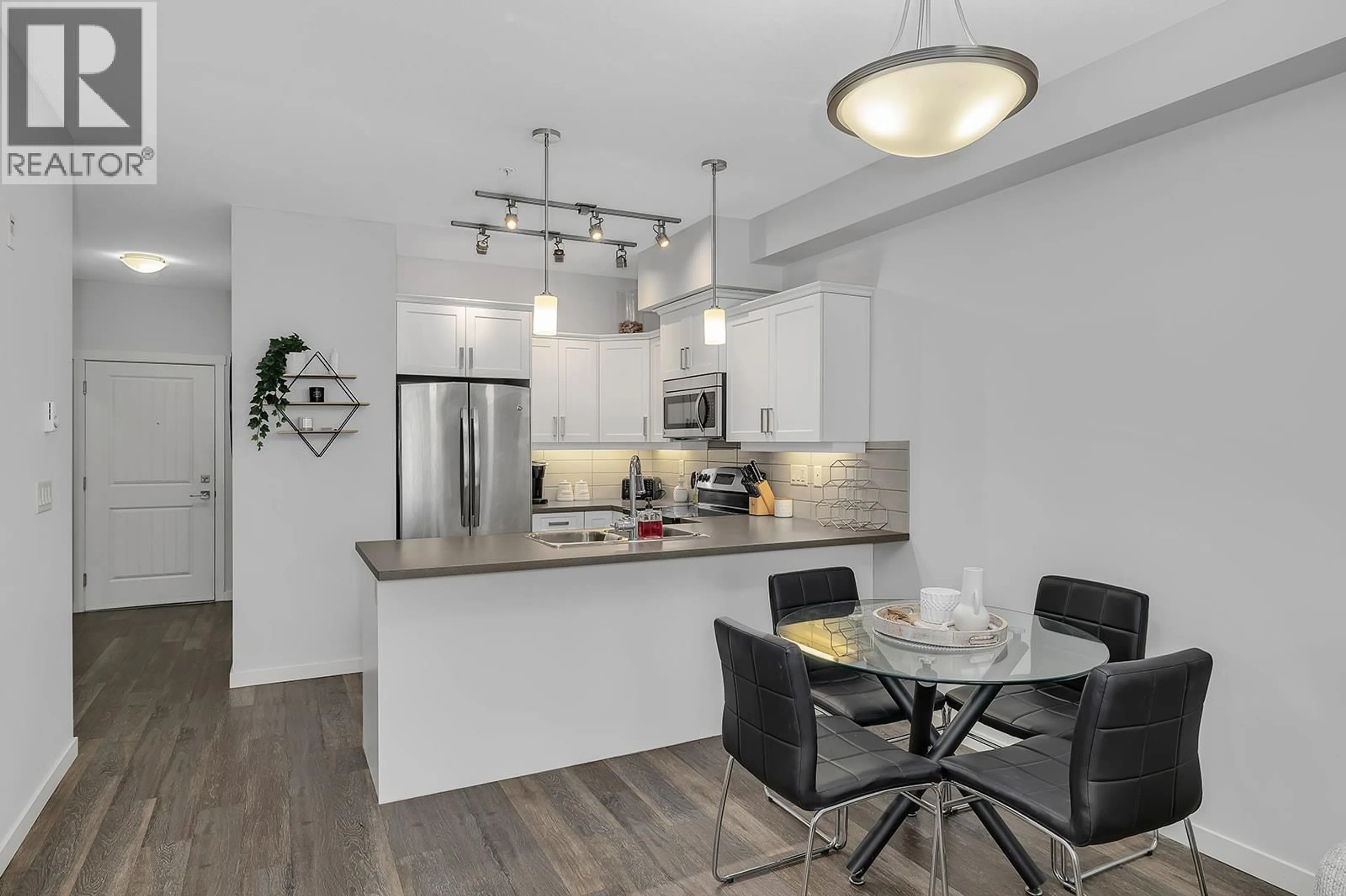 Open concept kitchen, unknown for 118 - 3731 CASORSO ROAD, Kelowna British Columbia V1W5E9