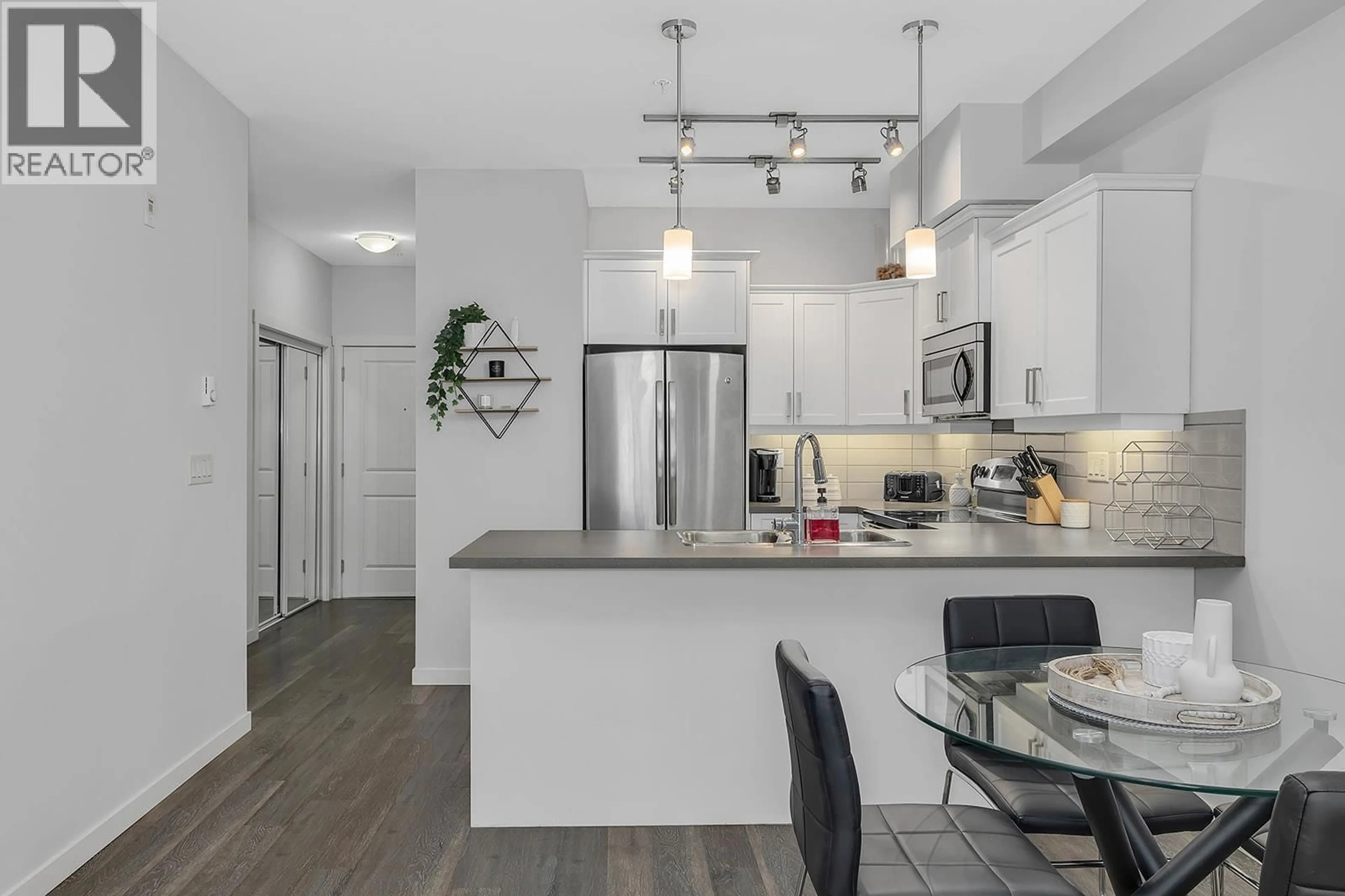 Open concept kitchen, unknown for 118 - 3731 CASORSO ROAD, Kelowna British Columbia V1W5E9