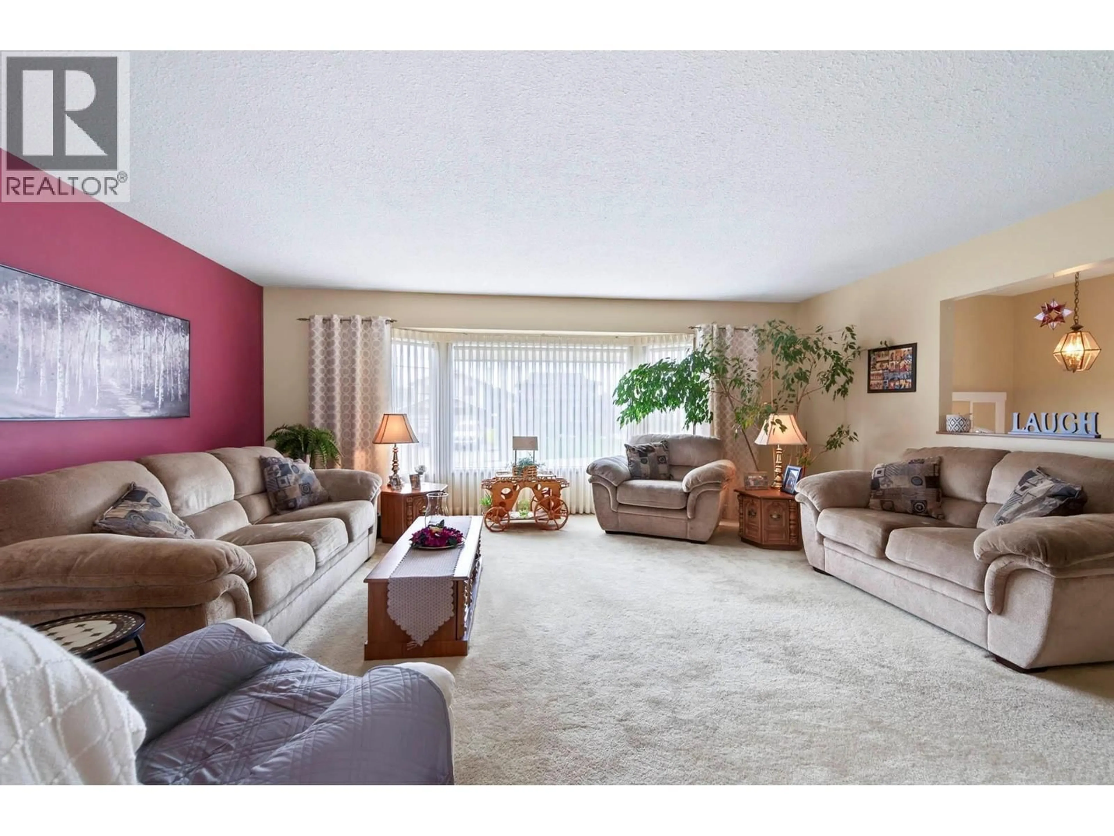 Living room with furniture, unknown for 985 NICOLANI DRIVE, Kamloops British Columbia V2B8C6