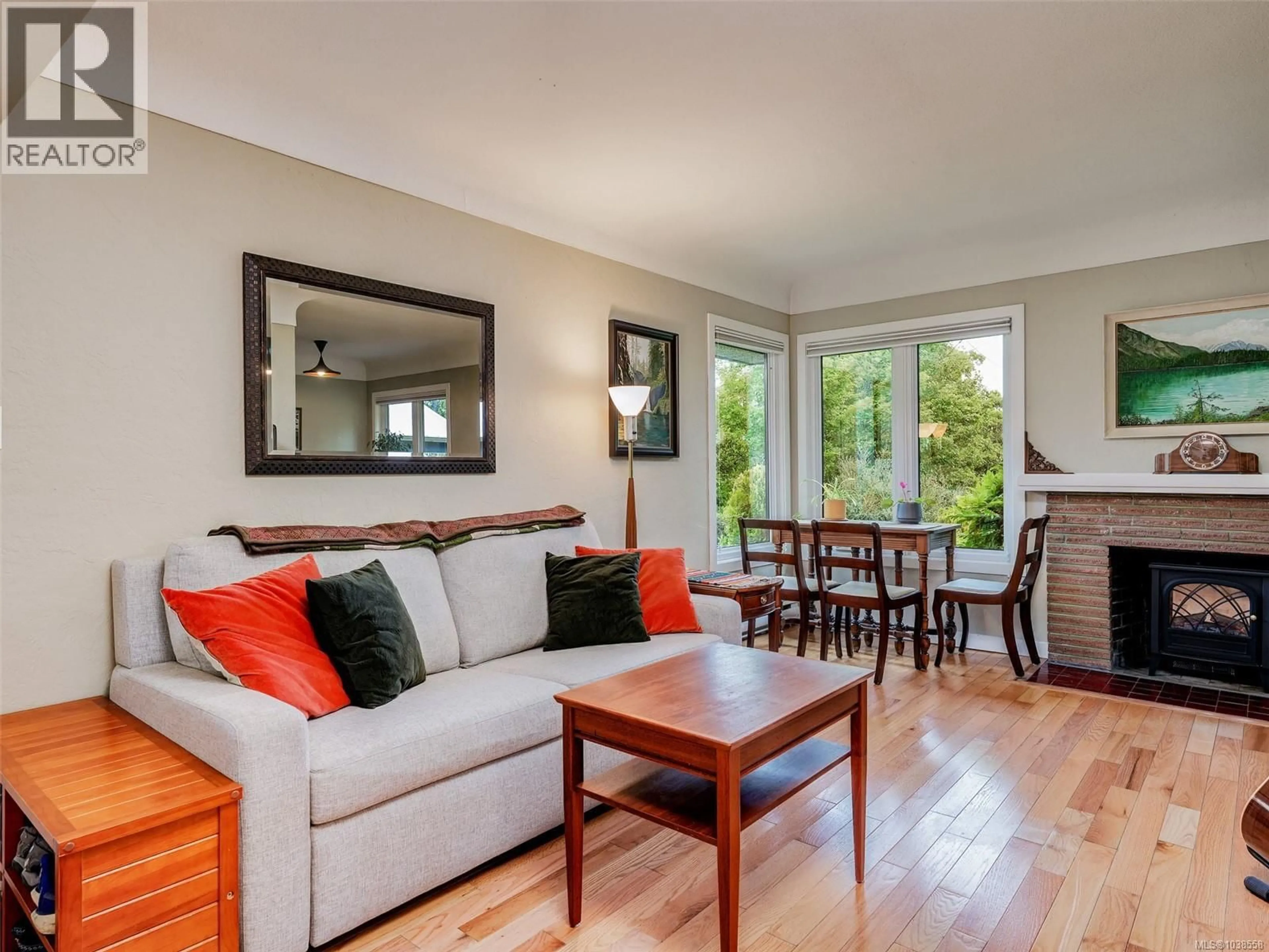 Living room with furniture, wood/laminate floor for 2528 FORBES STREET, Victoria British Columbia V8R4B8