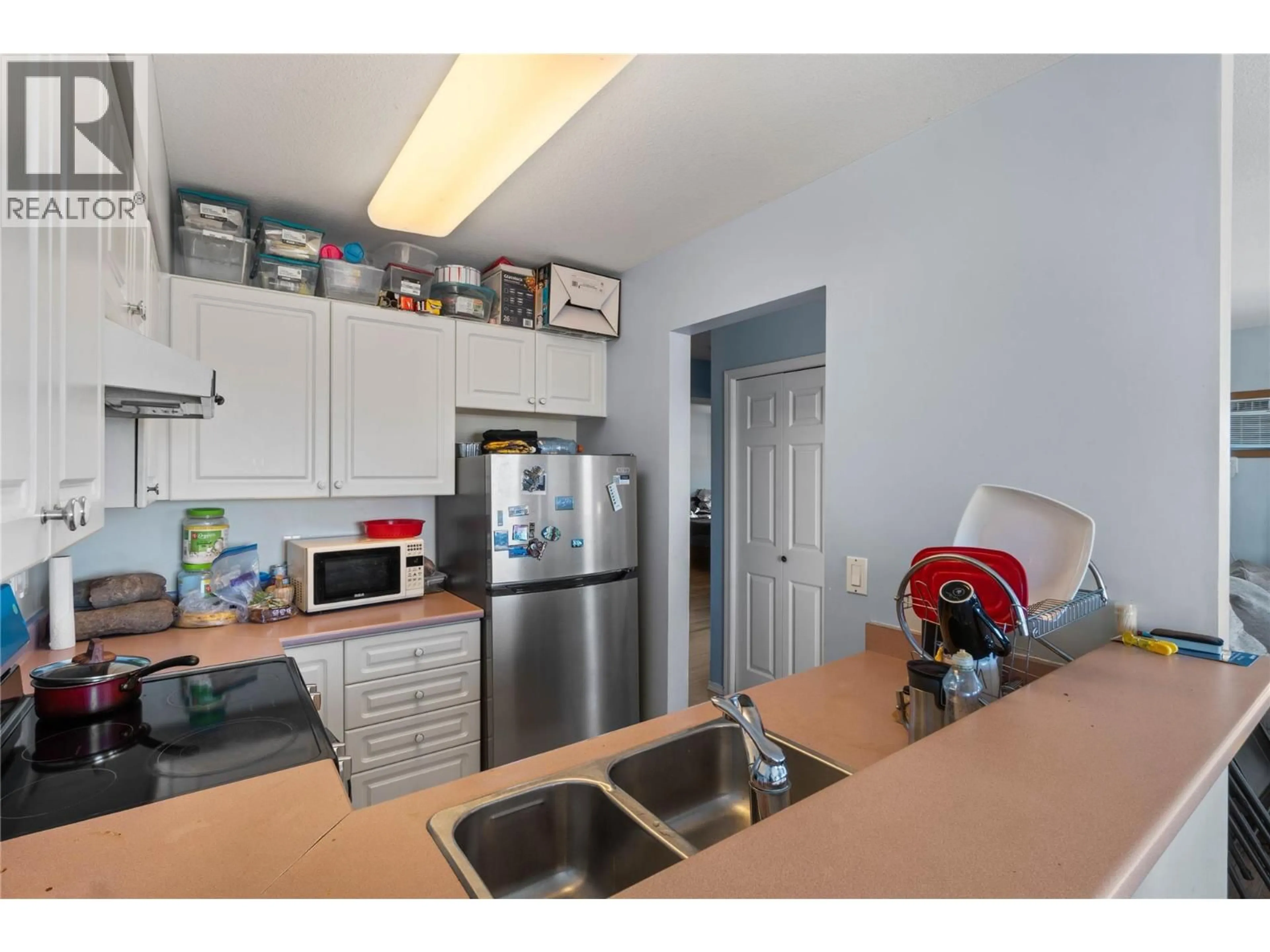 Standard kitchen, unknown for 406 - 1160 HUGH ALLAN DRIVE, Kamloops British Columbia V1S1T5