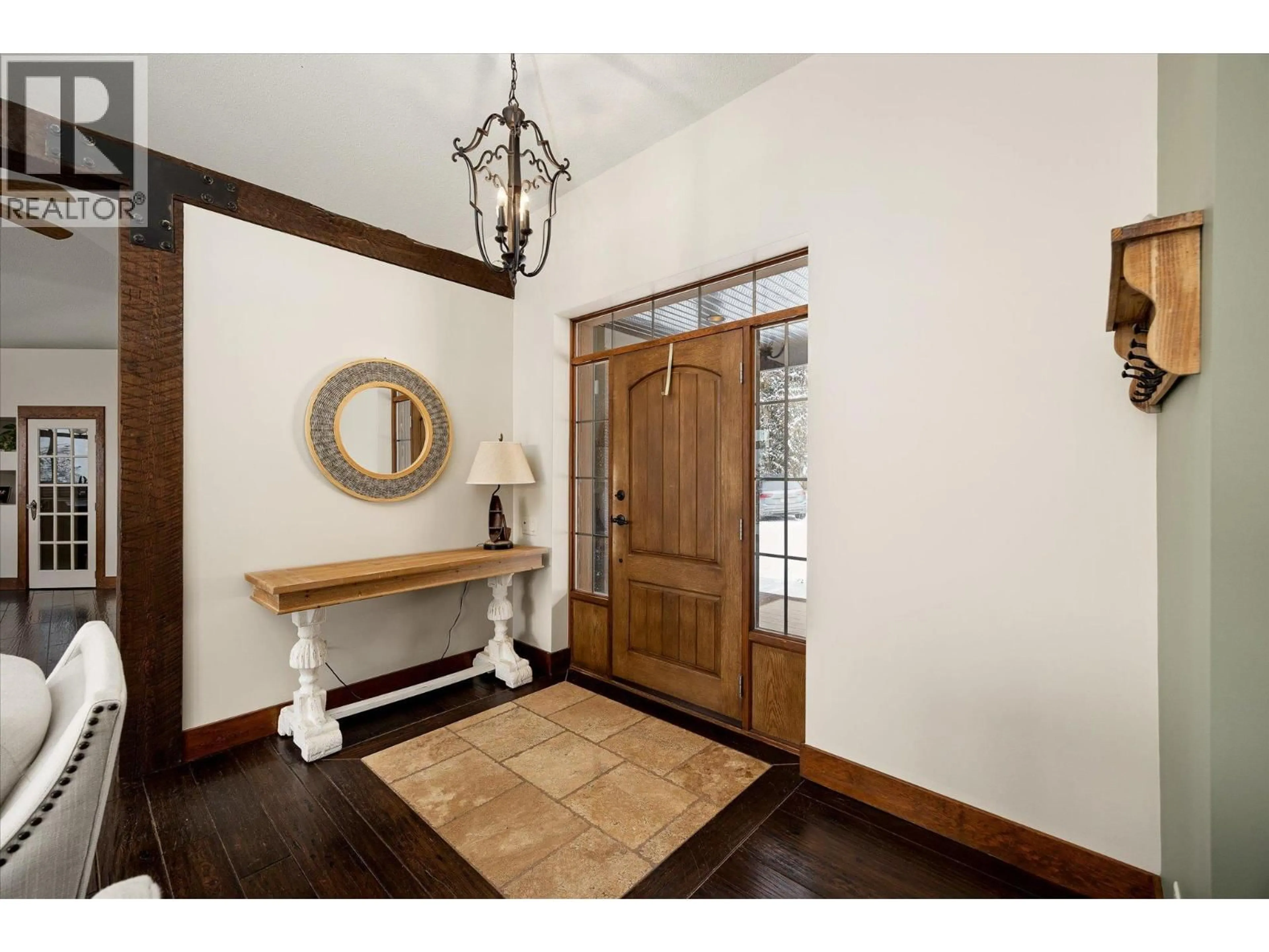 Indoor entryway for 1788 BOONE COURT, Kelowna British Columbia V1P1H7