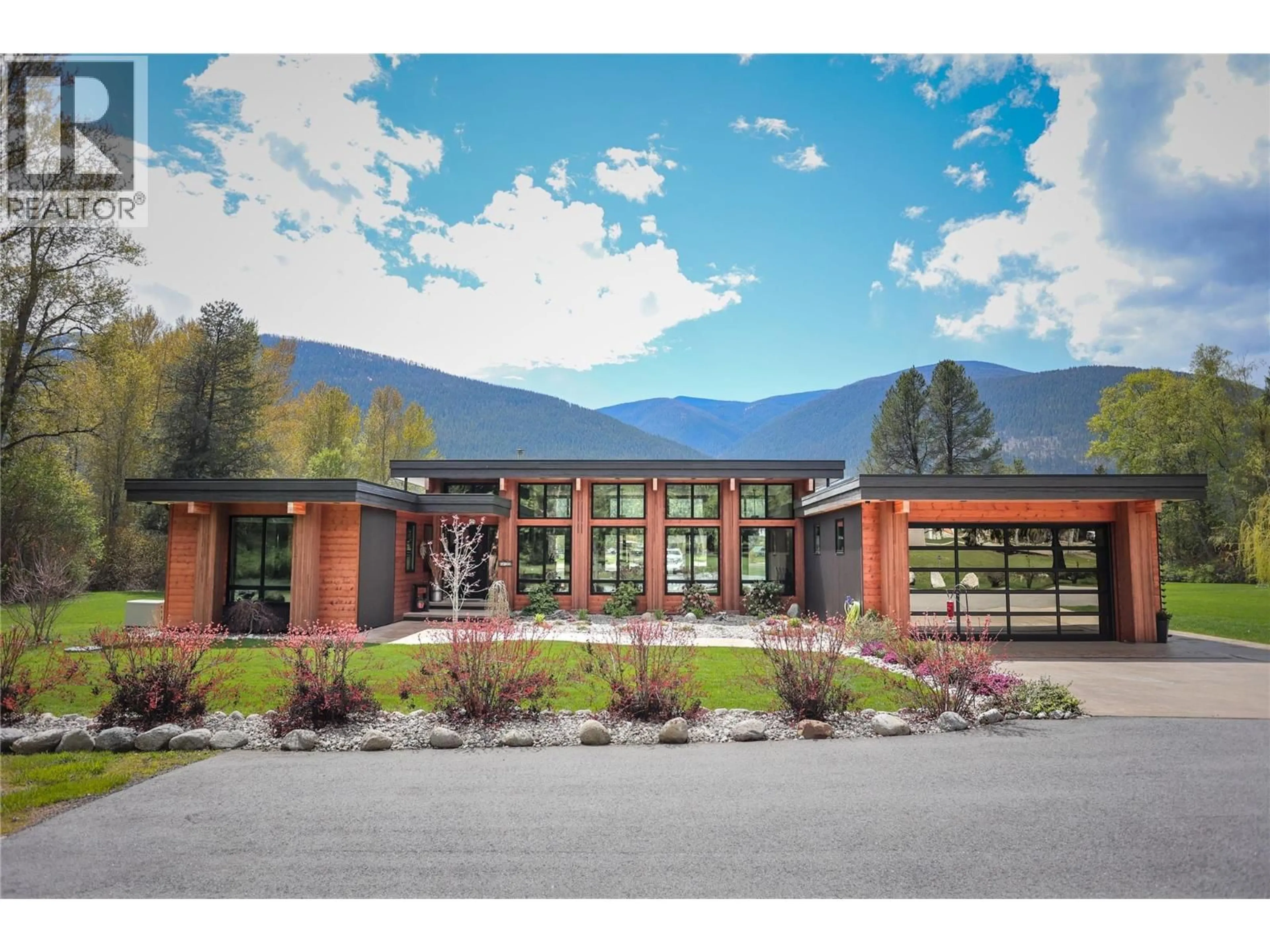 Unknown for 6133 PIPPERS LANE, Nelson British Columbia V1L6P5