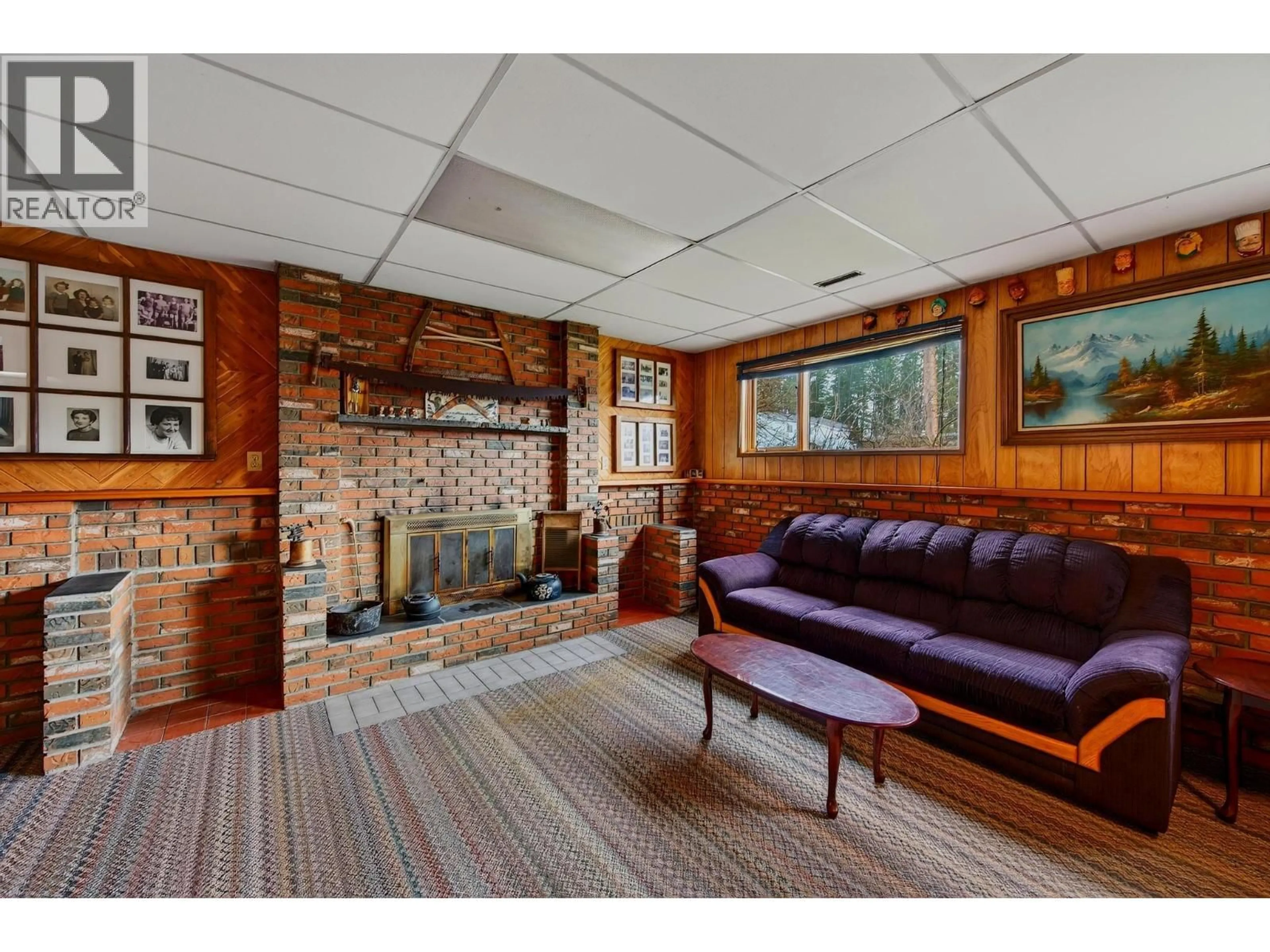 Living room with furniture, unknown for 1605 GAREB ROAD, Golden British Columbia V0A1H3