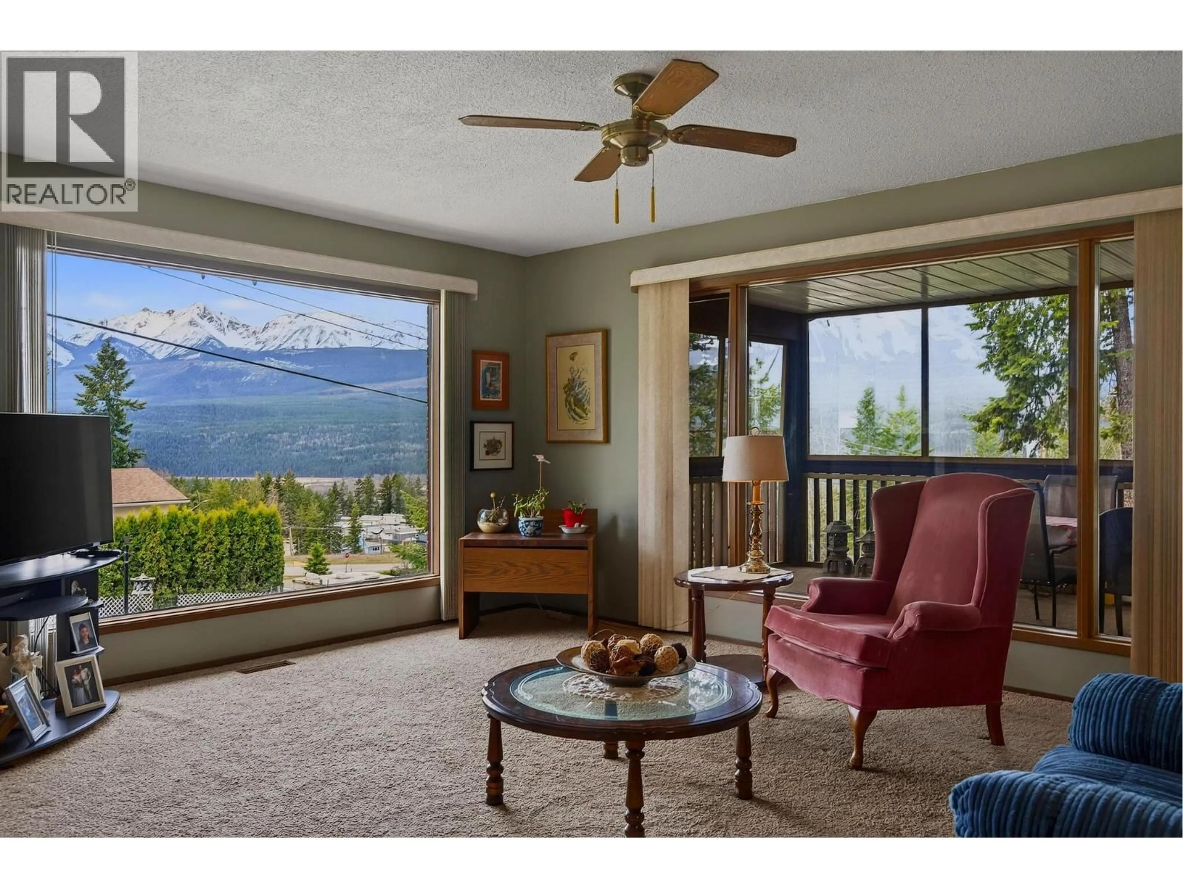 Living room with furniture, unknown for 1605 GAREB ROAD, Golden British Columbia V0A1H3