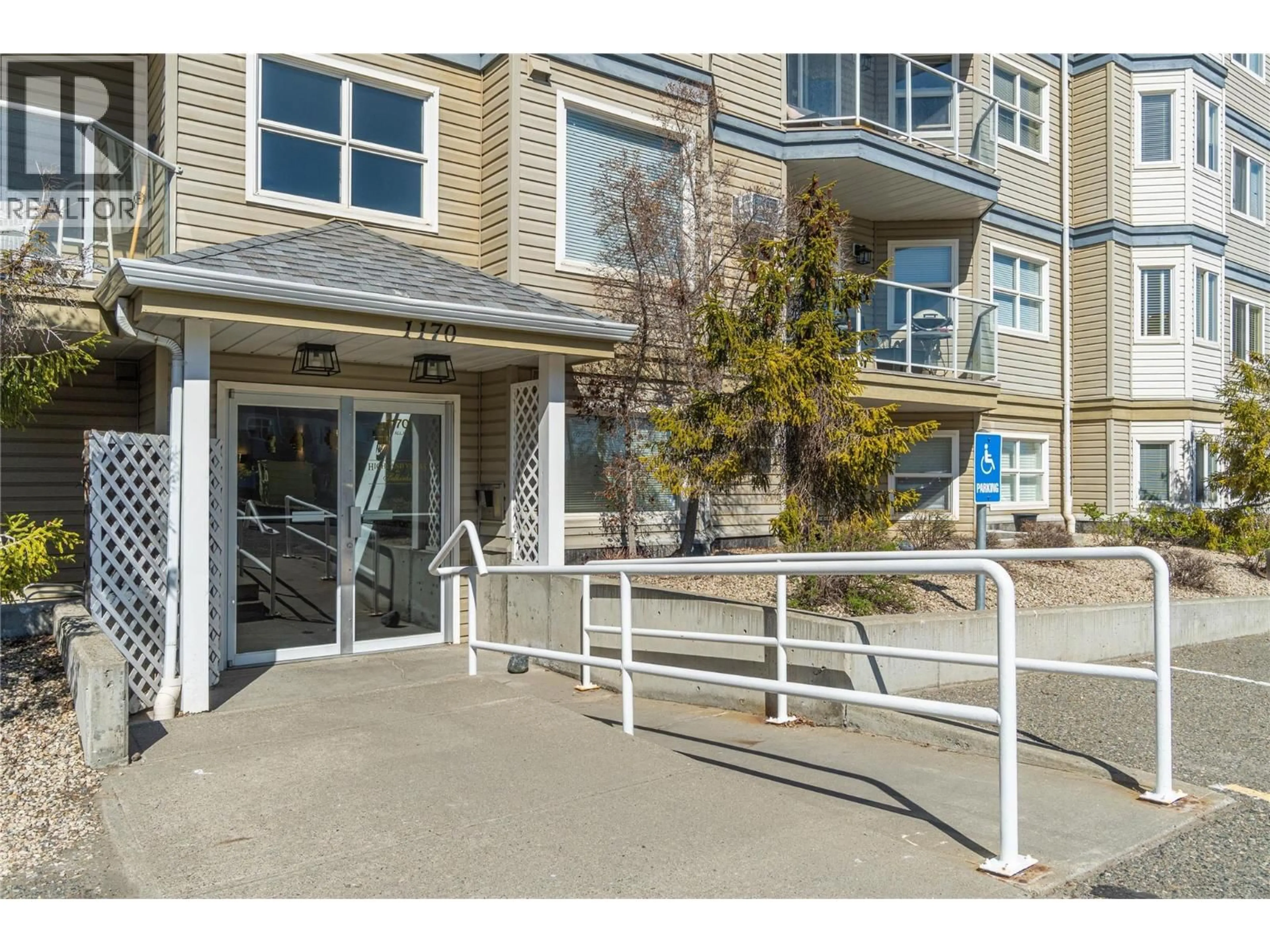 Indoor foyer for 411 - 1170 HUGH ALLAN DRIVE, Kamloops British Columbia V1S1T5