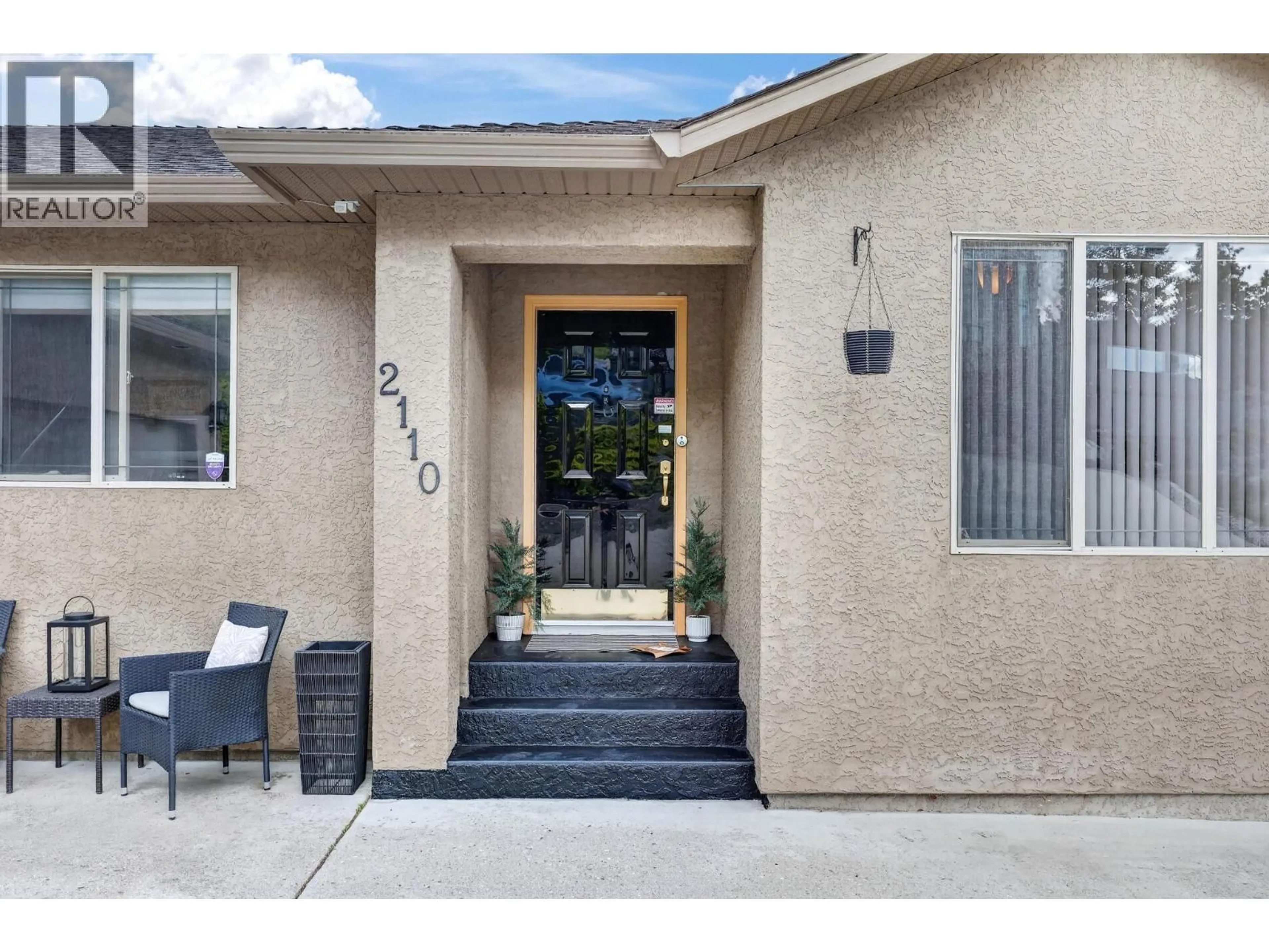 Indoor entryway for 2110 HORIZON DRIVE, West Kelowna British Columbia V1Z3Y5