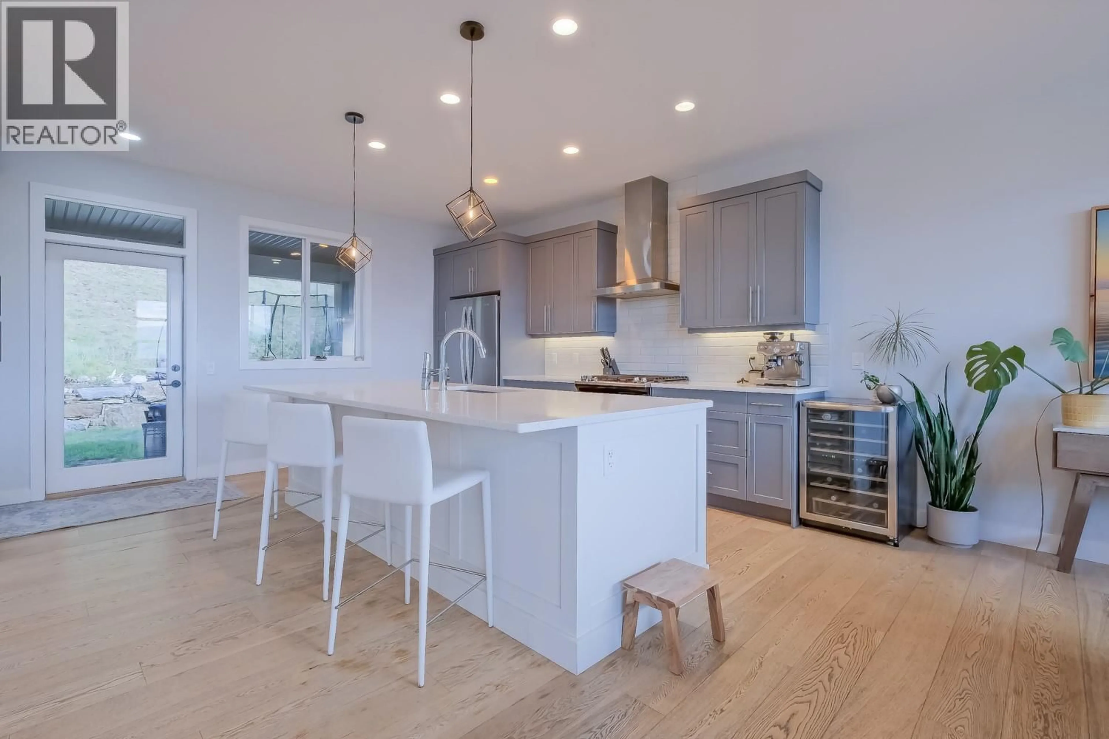 Open concept kitchen, unknown for 5643 JASPER WAY, Kelowna British Columbia V1W5L7
