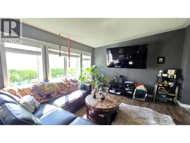 3341 GLENGROVE ROAD, Barriere 5