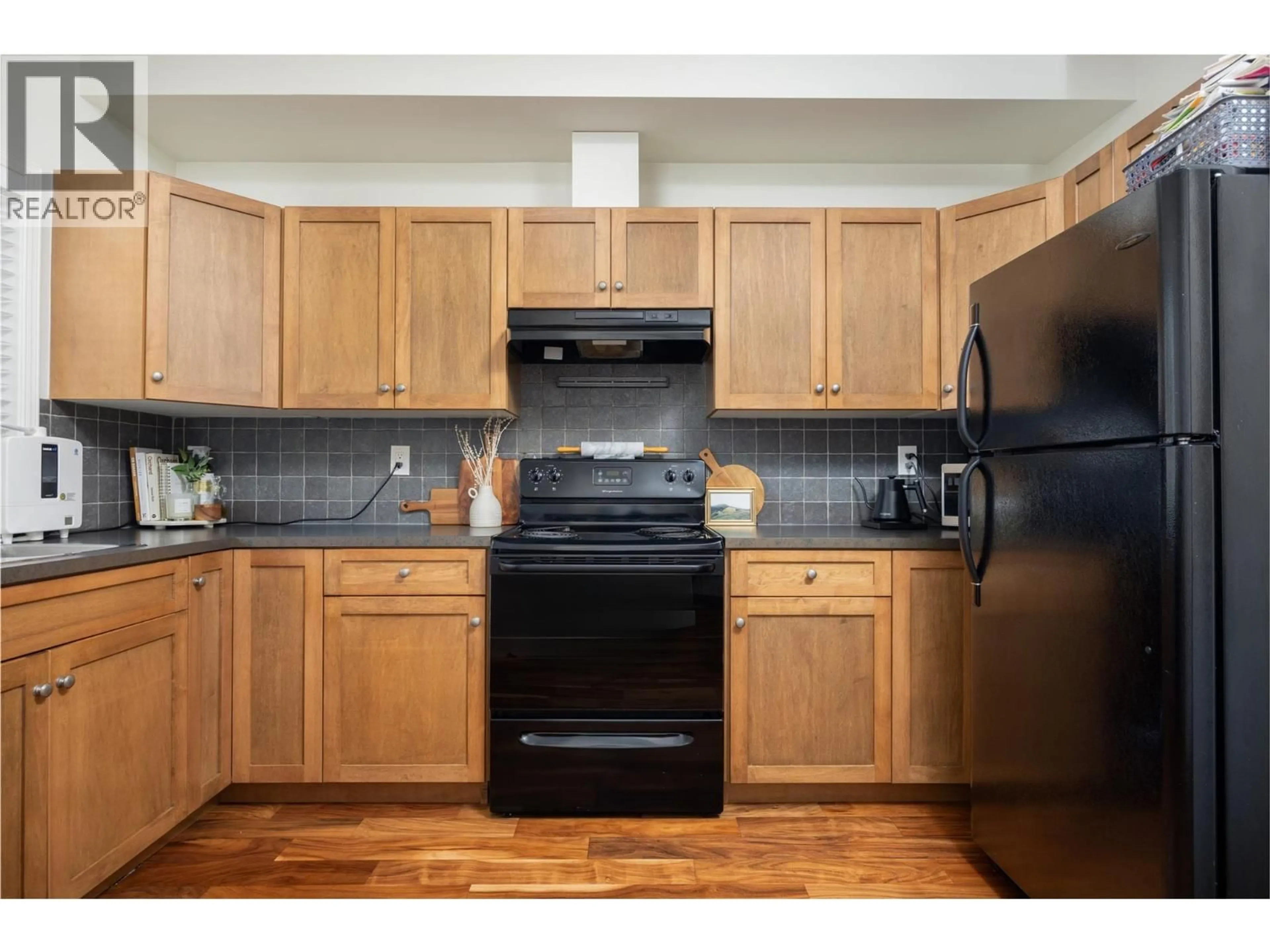 Standard kitchen, wood/laminate floor for 10 - 5951 HERITAGE DRIVE, Vernon British Columbia V1H1Z5
