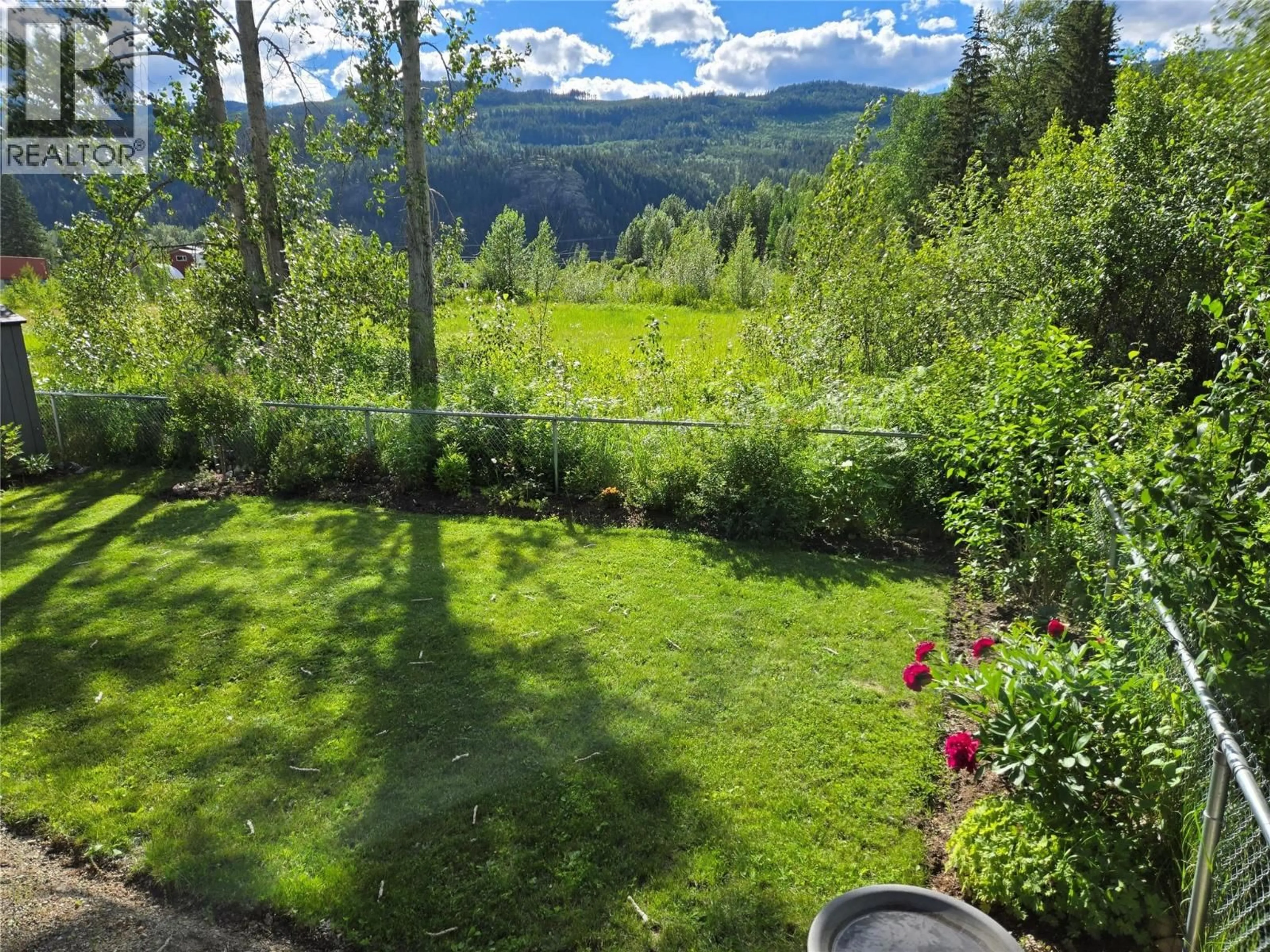A pic from outside/outdoor area/front of a property/back of a property/a pic from drone, water/lake/river/ocean view for 25A - 121 FERRY ROAD, Clearwater British Columbia V0E1N0
