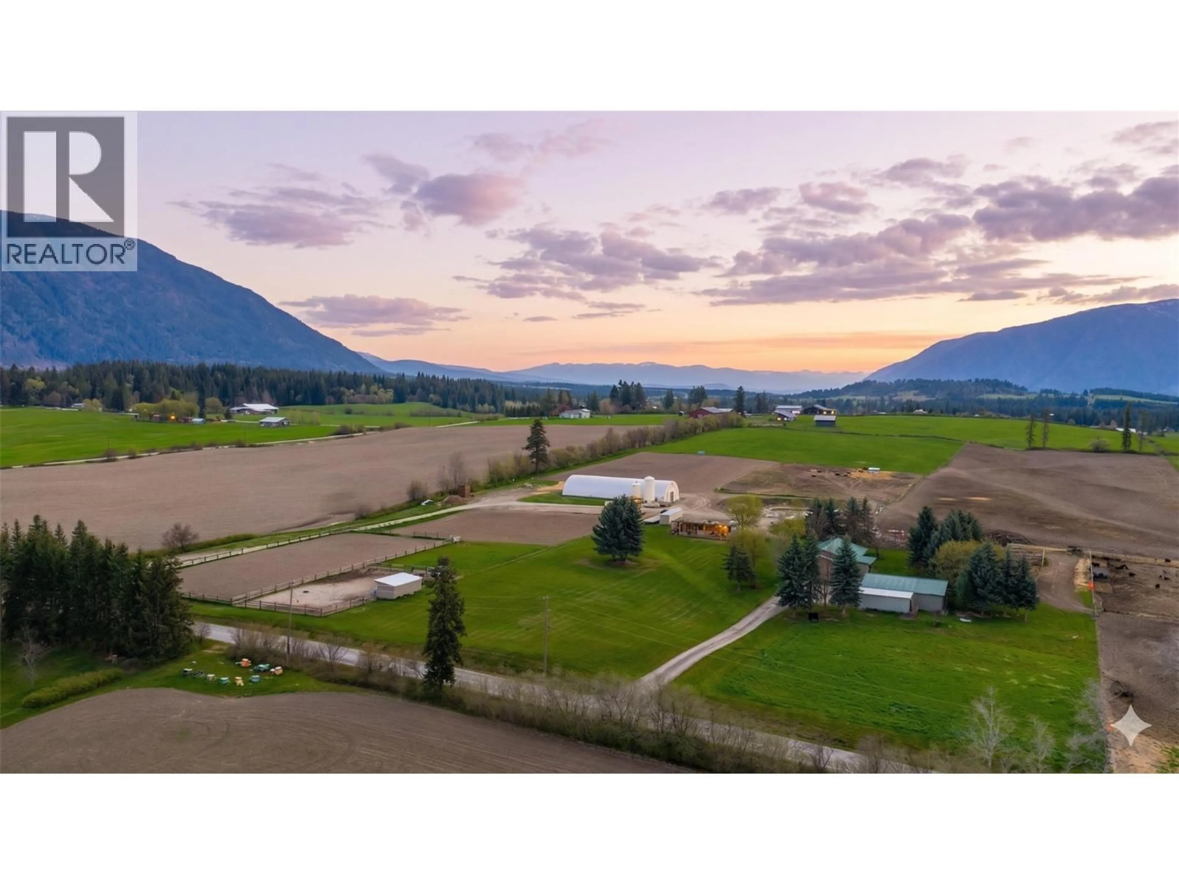 A pic from outside/outdoor area/front of a property/back of a property/a pic from drone, mountain view for 2315 16TH STREET, Lister British Columbia V0B1G2