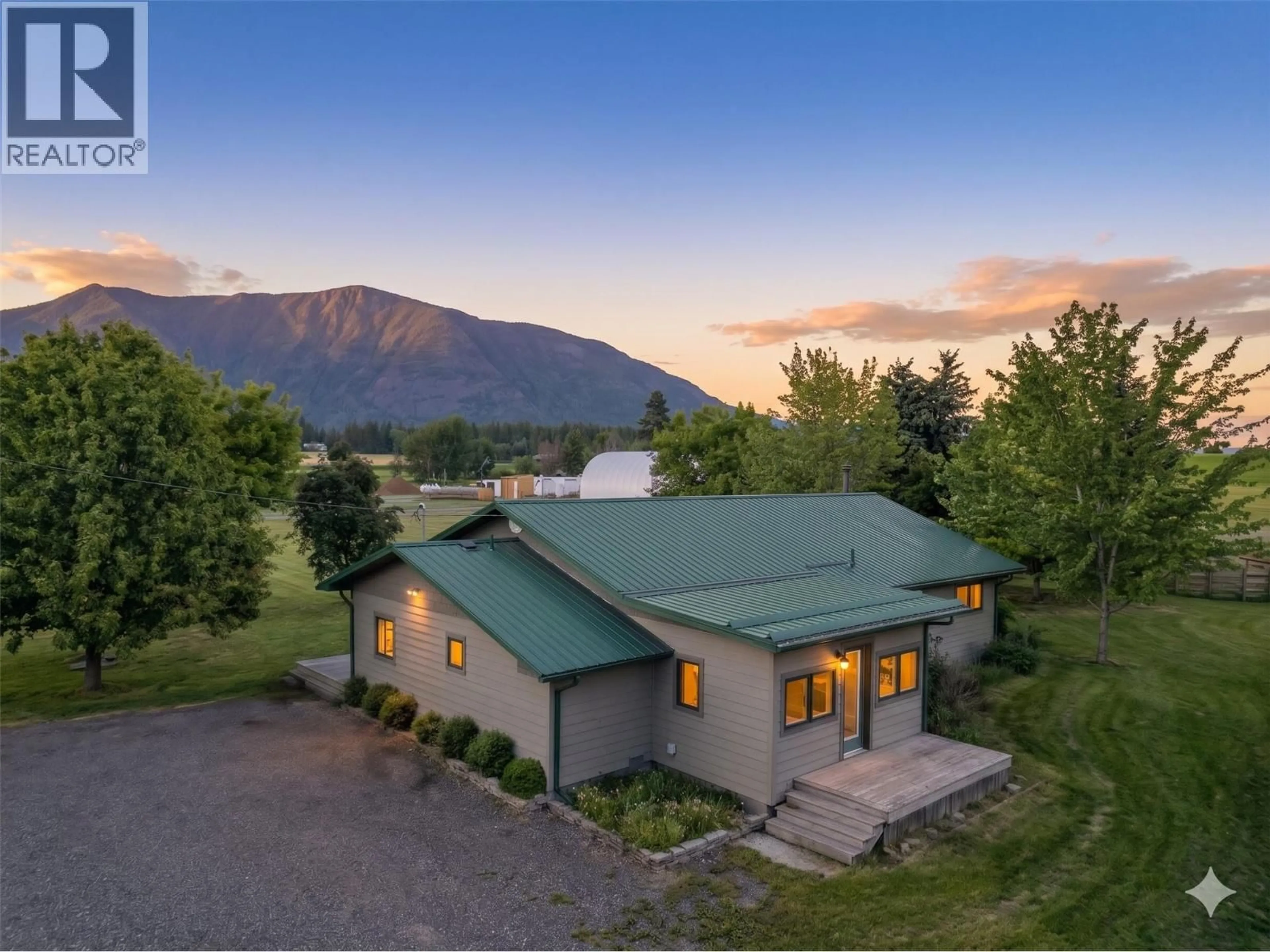 A pic from outside/outdoor area/front of a property/back of a property/a pic from drone, mountain view for 2315 16TH STREET, Lister British Columbia V0B1G2