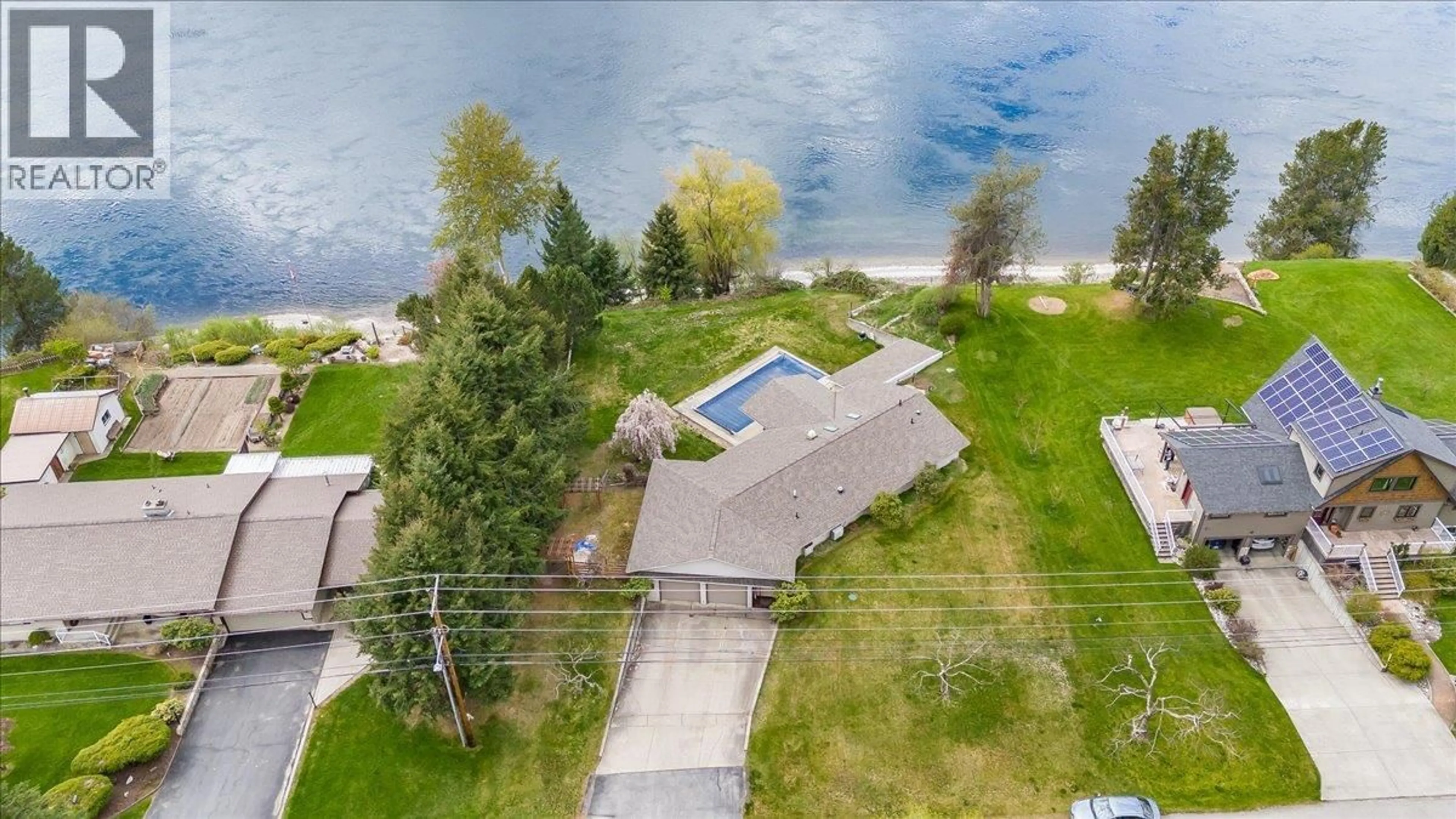 A pic from outside/outdoor area/front of a property/back of a property/a pic from drone, water/lake/river/ocean view for 1968 BRILLIANT ROAD, Castlegar British Columbia V1N4M2