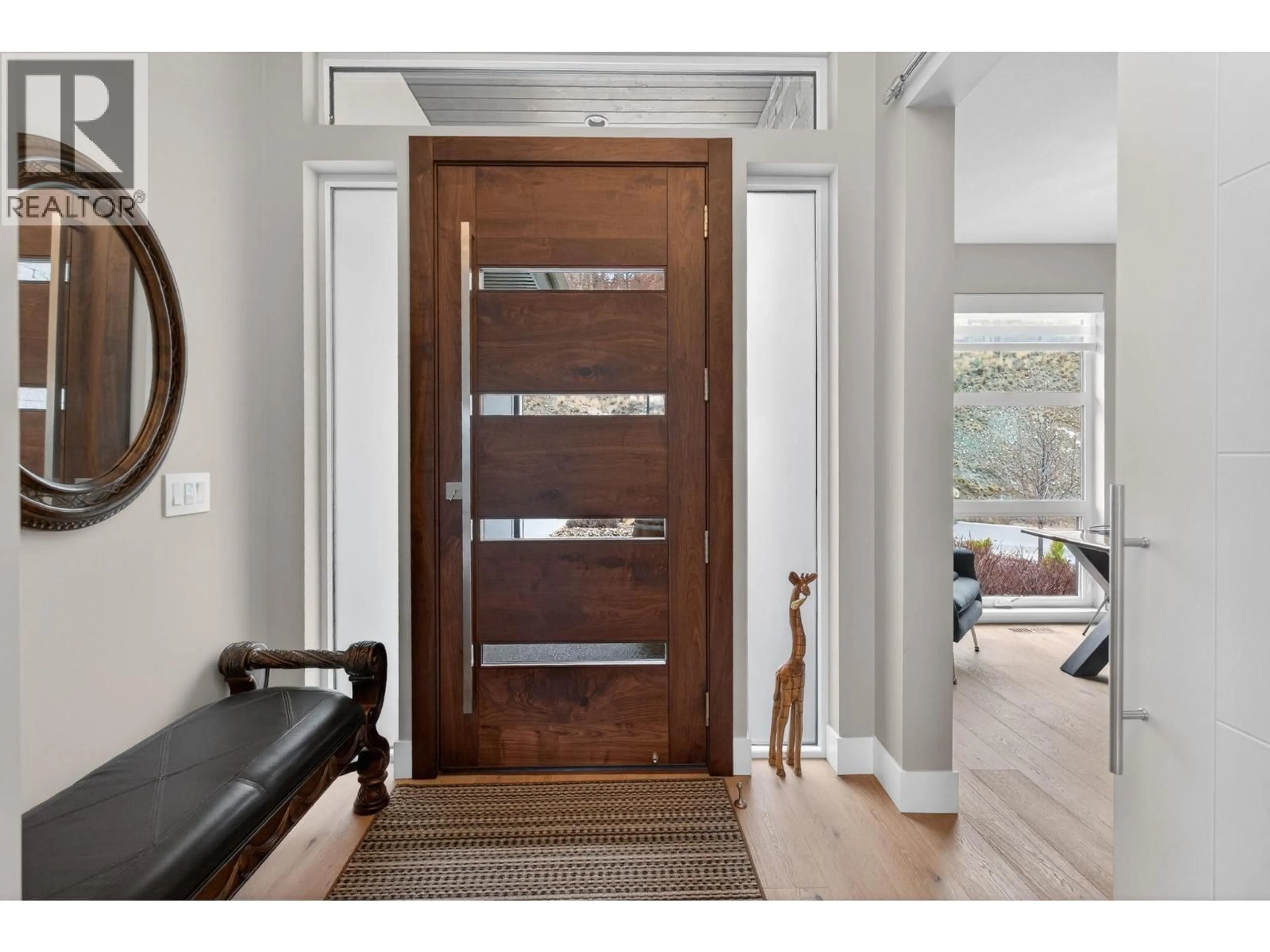 Indoor entryway for 9882 BEACON HILL DRIVE, Lake Country British Columbia V4V0A9